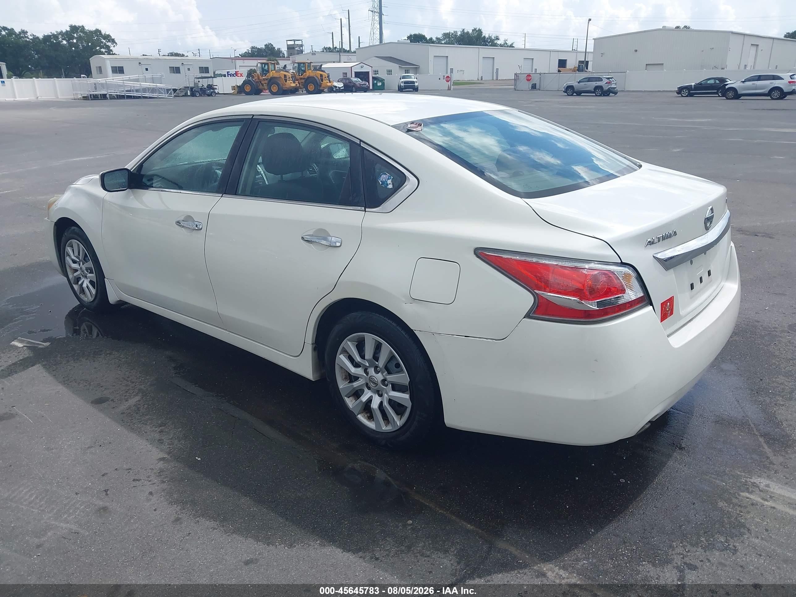 2015 Nissan Altima 2.5 S Белый vin: 1N4AL3AP2FC188462