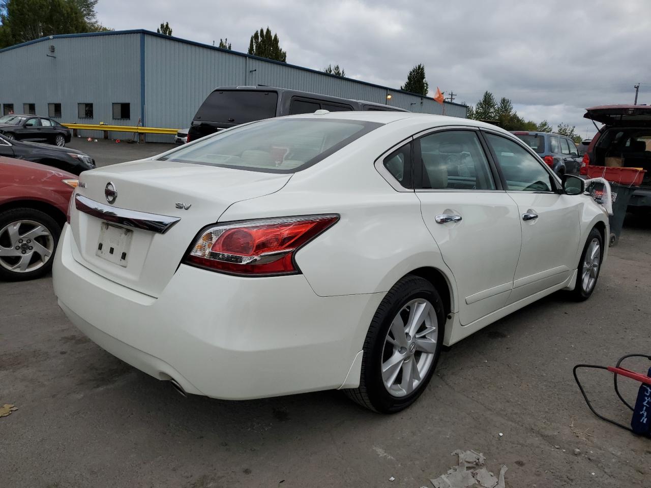 2015 Nissan Altima 2.5 White vin: 1N4AL3AP2FC201002