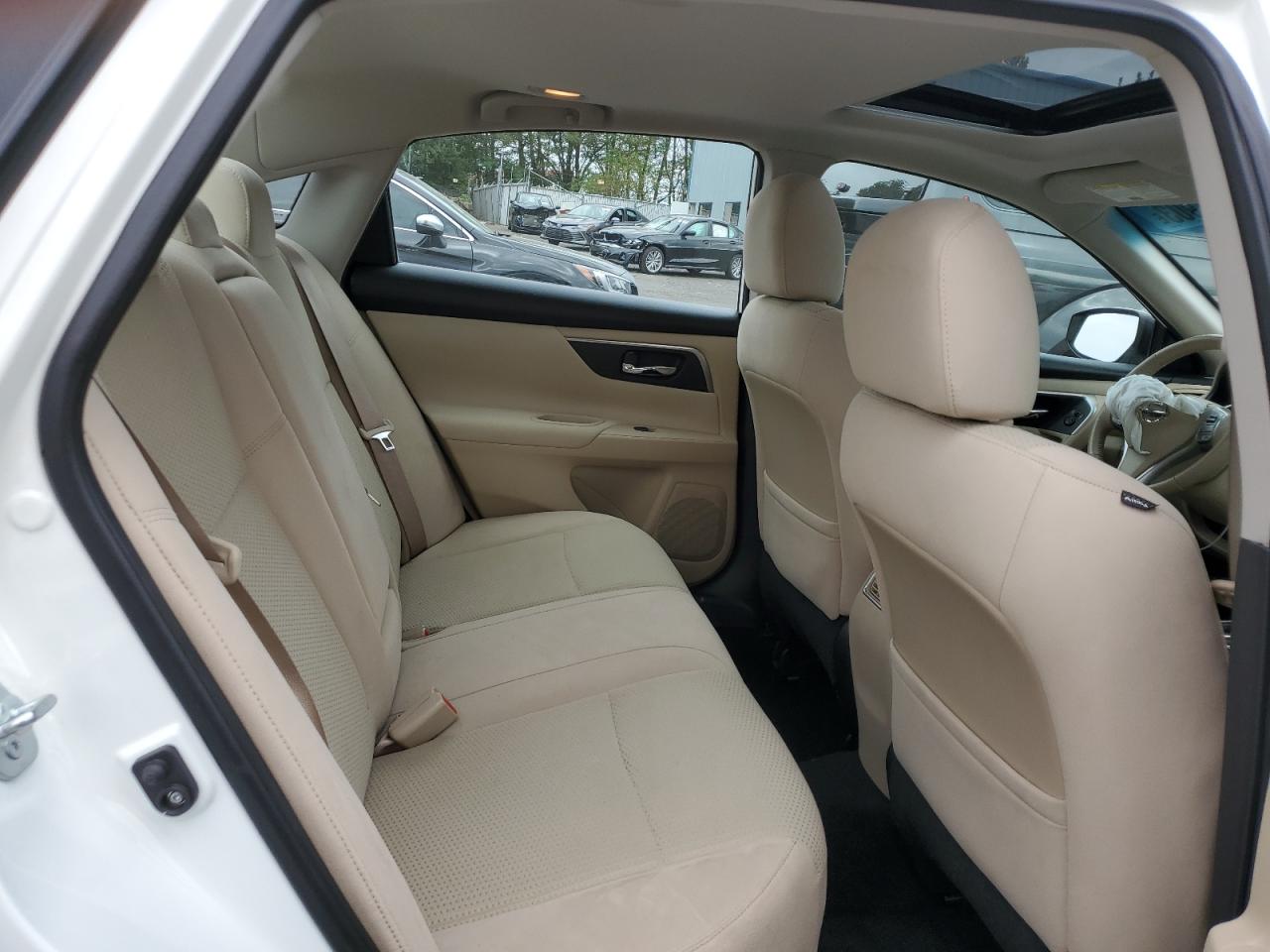 2015 Nissan Altima 2.5 White vin: 1N4AL3AP2FC201002