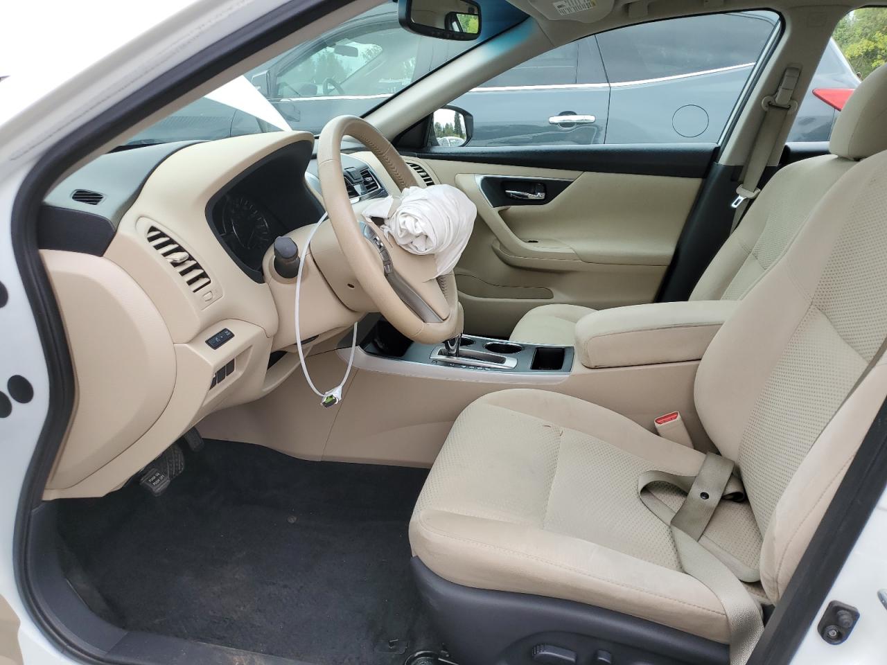 2015 Nissan Altima 2.5 White vin: 1N4AL3AP2FC201002