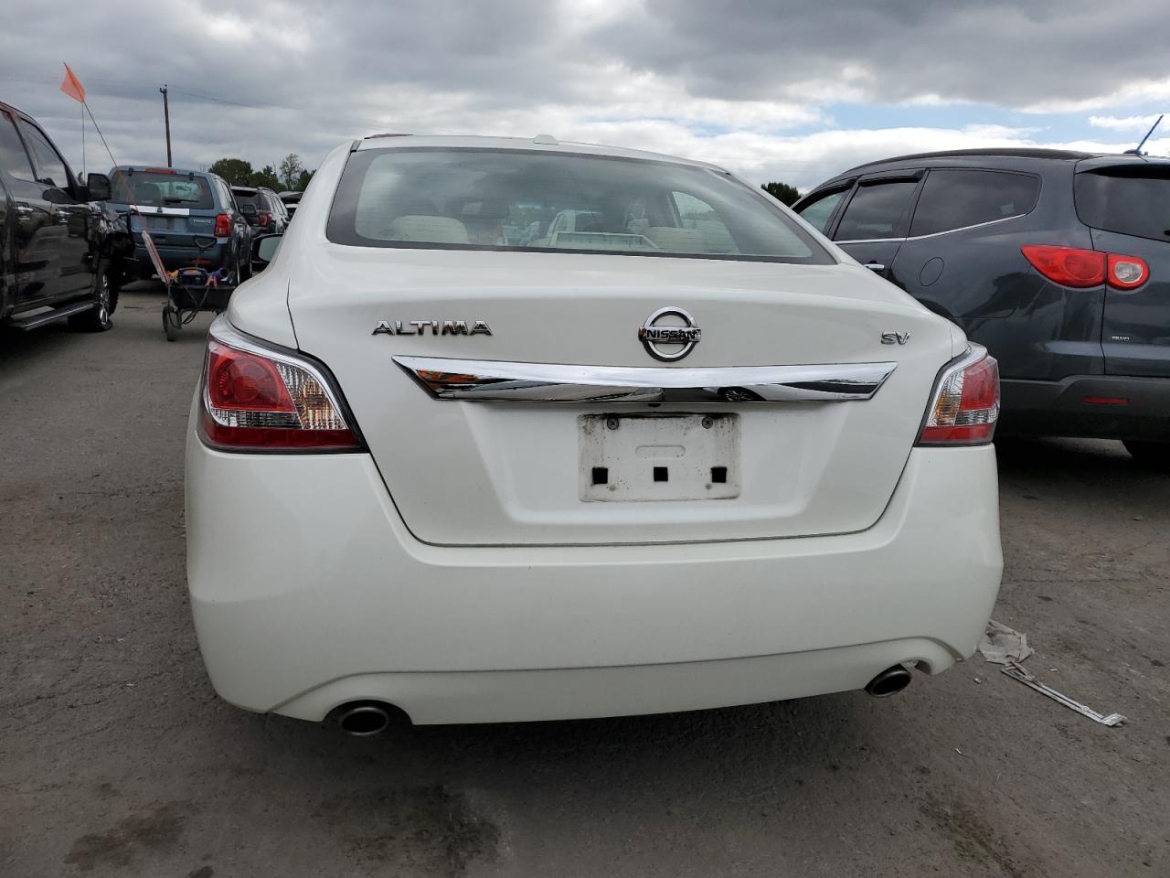 2015 Nissan Altima 2.5 White vin: 1N4AL3AP2FC201002