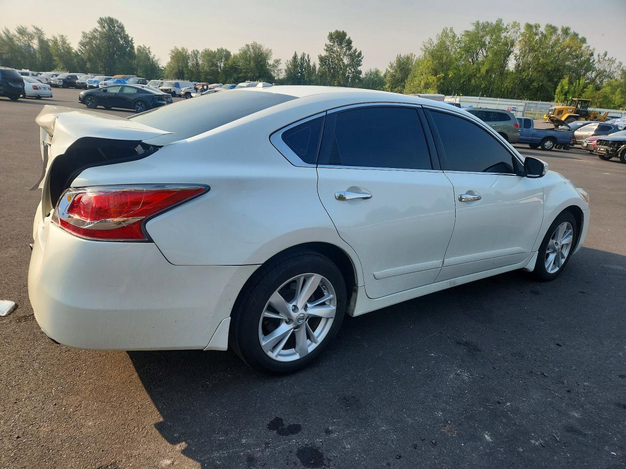 2015 Nissan Altima 2.5 Sv White vin: 1N4AL3AP2FC201002