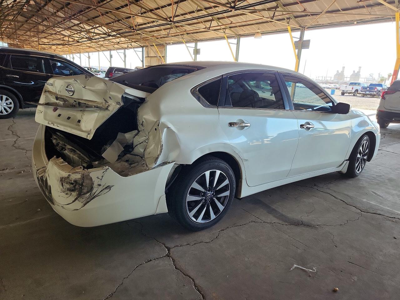 2015 Nissan Altima 2.5 S White vin: 1N4AL3AP2FC201808