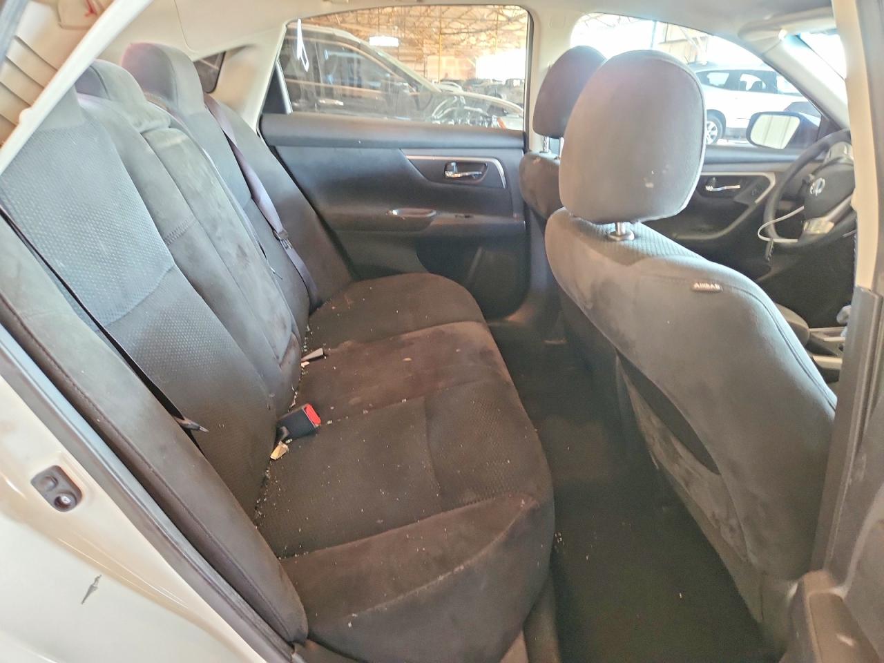 2015 Nissan Altima 2.5 S White vin: 1N4AL3AP2FC201808