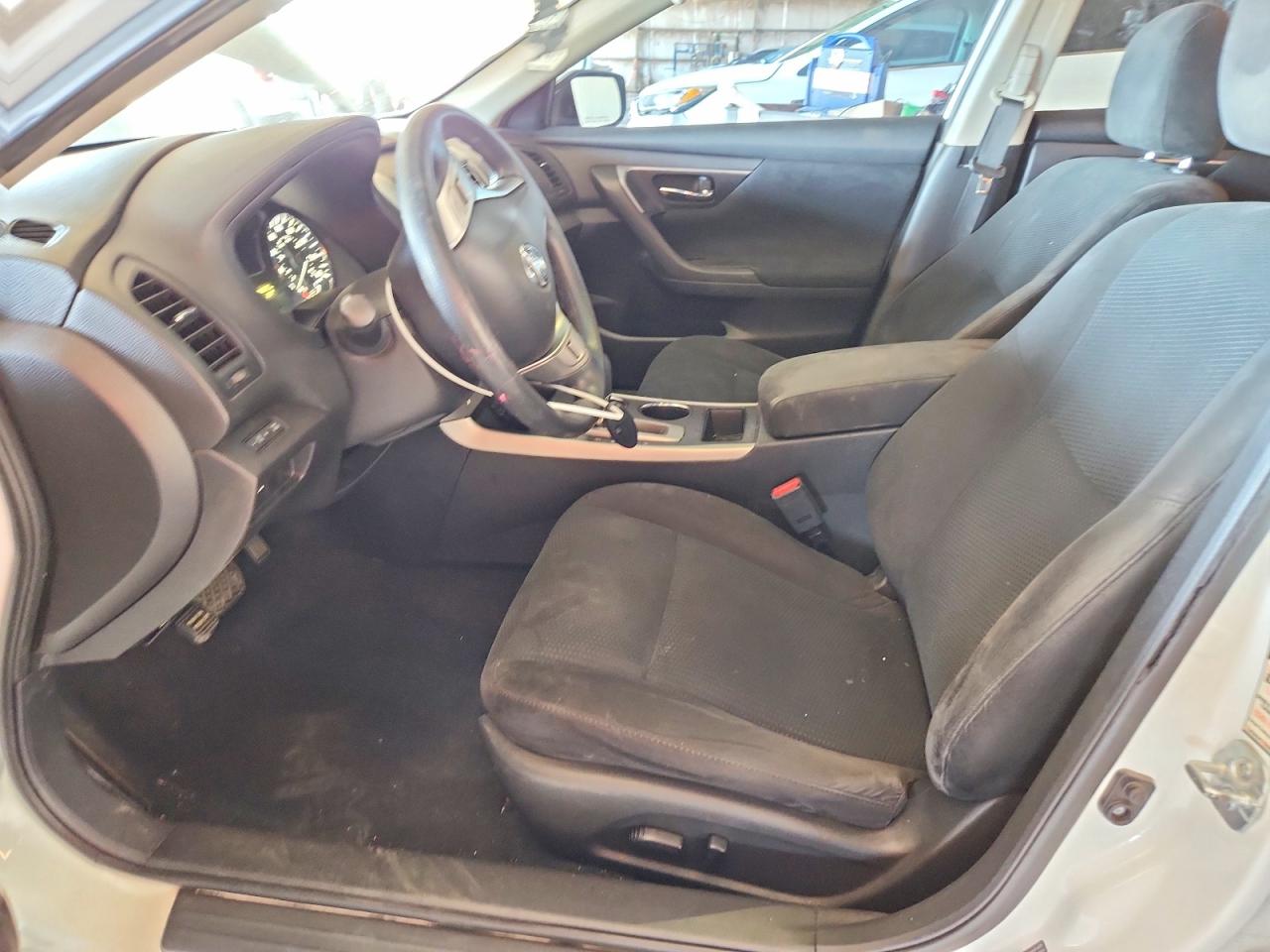 2015 Nissan Altima 2.5 S White vin: 1N4AL3AP2FC201808