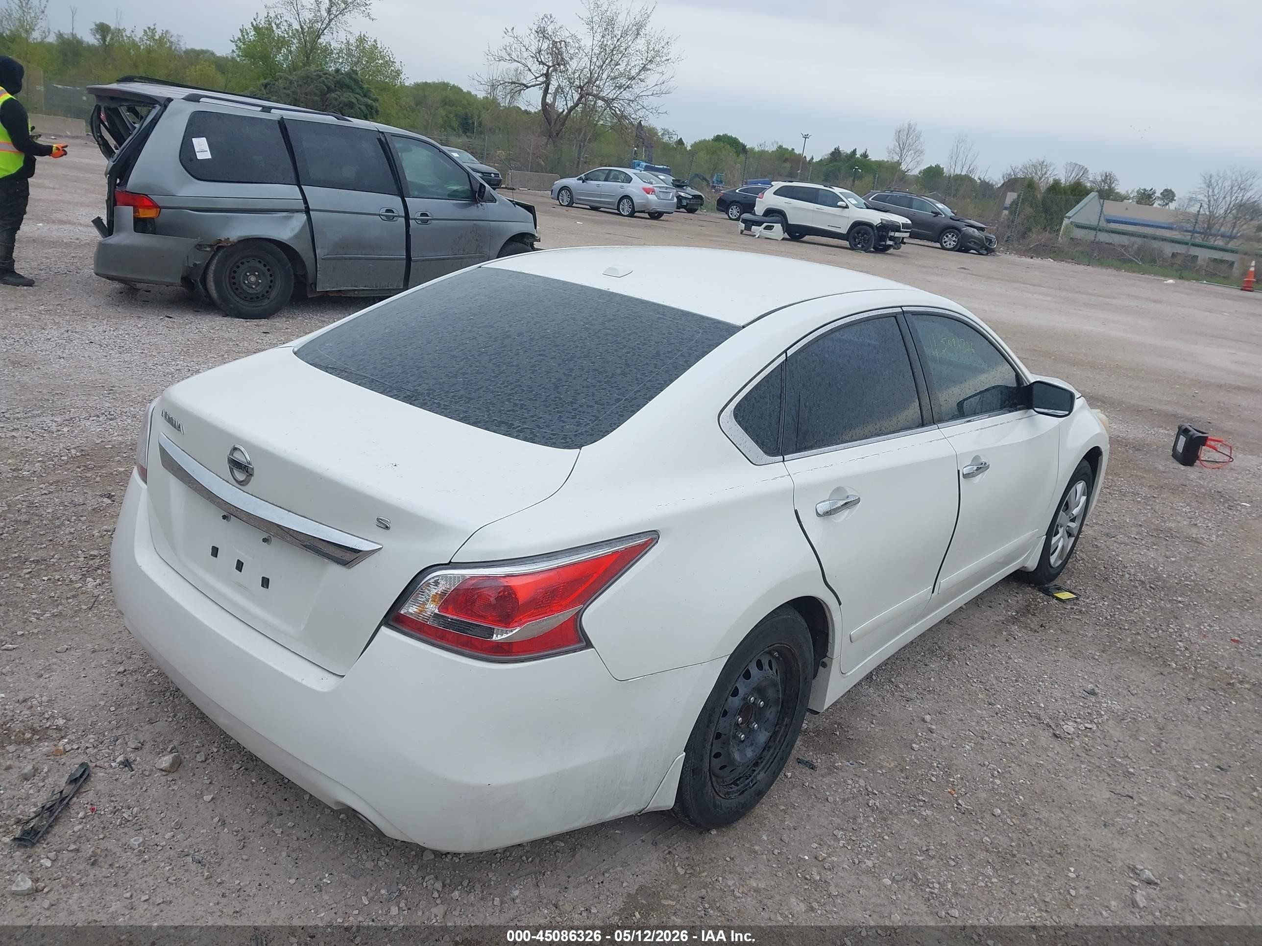 2015 Nissan Altima 2.5 S Белый vin: 1N4AL3AP2FC203803