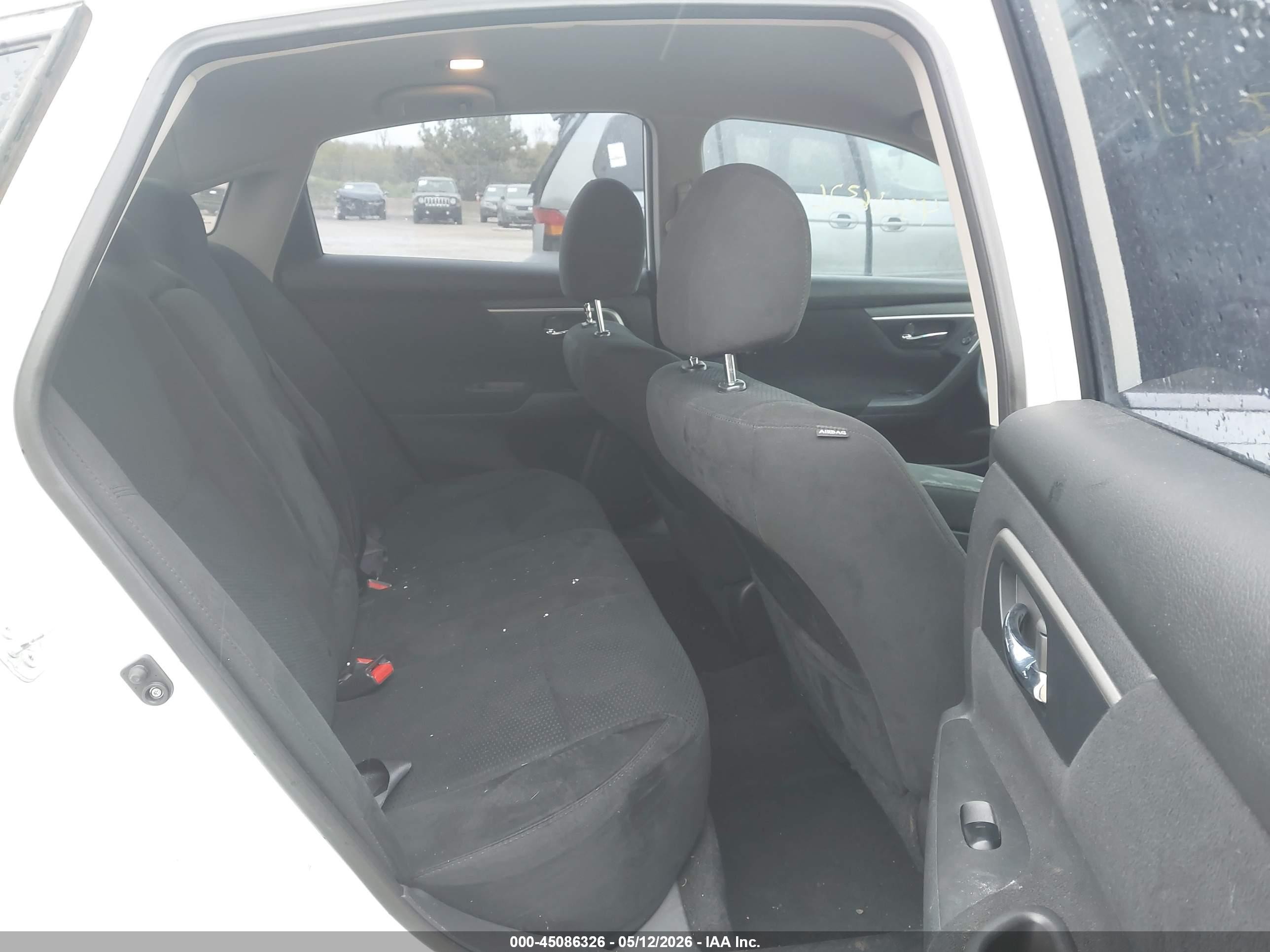 2015 Nissan Altima 2.5 S Белый vin: 1N4AL3AP2FC203803