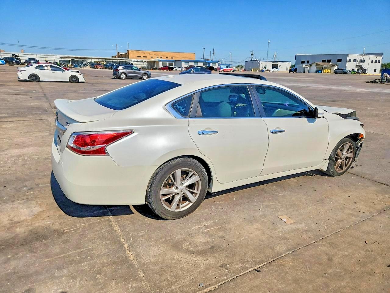 2015 Nissan Altima 2.5 Sv White vin: 1N4AL3AP2FC205955