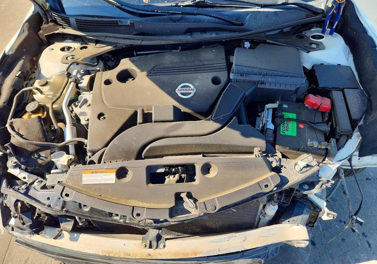 2015 Nissan Altima 2.5 Sv White vin: 1N4AL3AP2FC205955