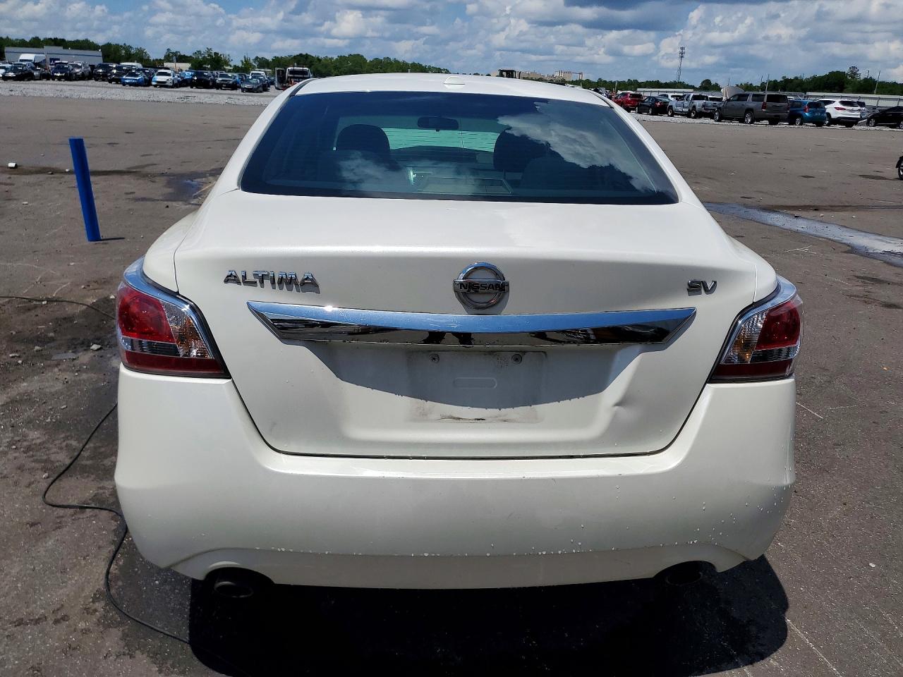 2015 Nissan Altima 2.5 Sv White vin: 1N4AL3AP2FC221914
