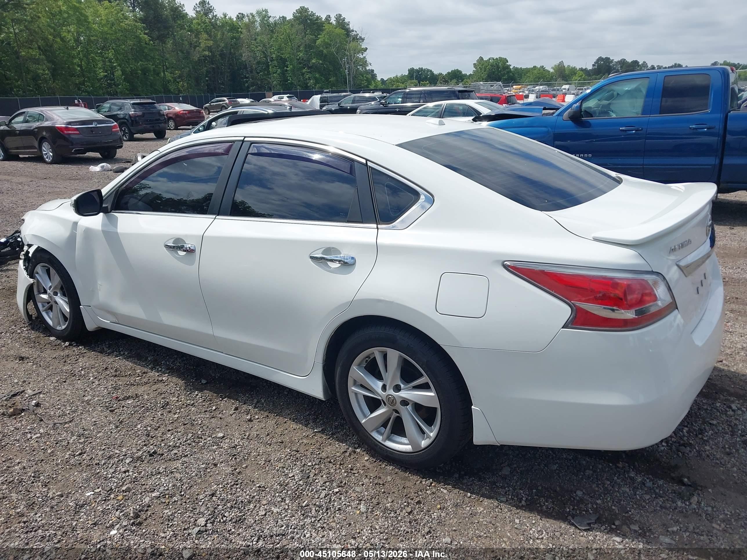 2015 Nissan Altima 2.5 Sv Белый vin: 1N4AL3AP2FC227423