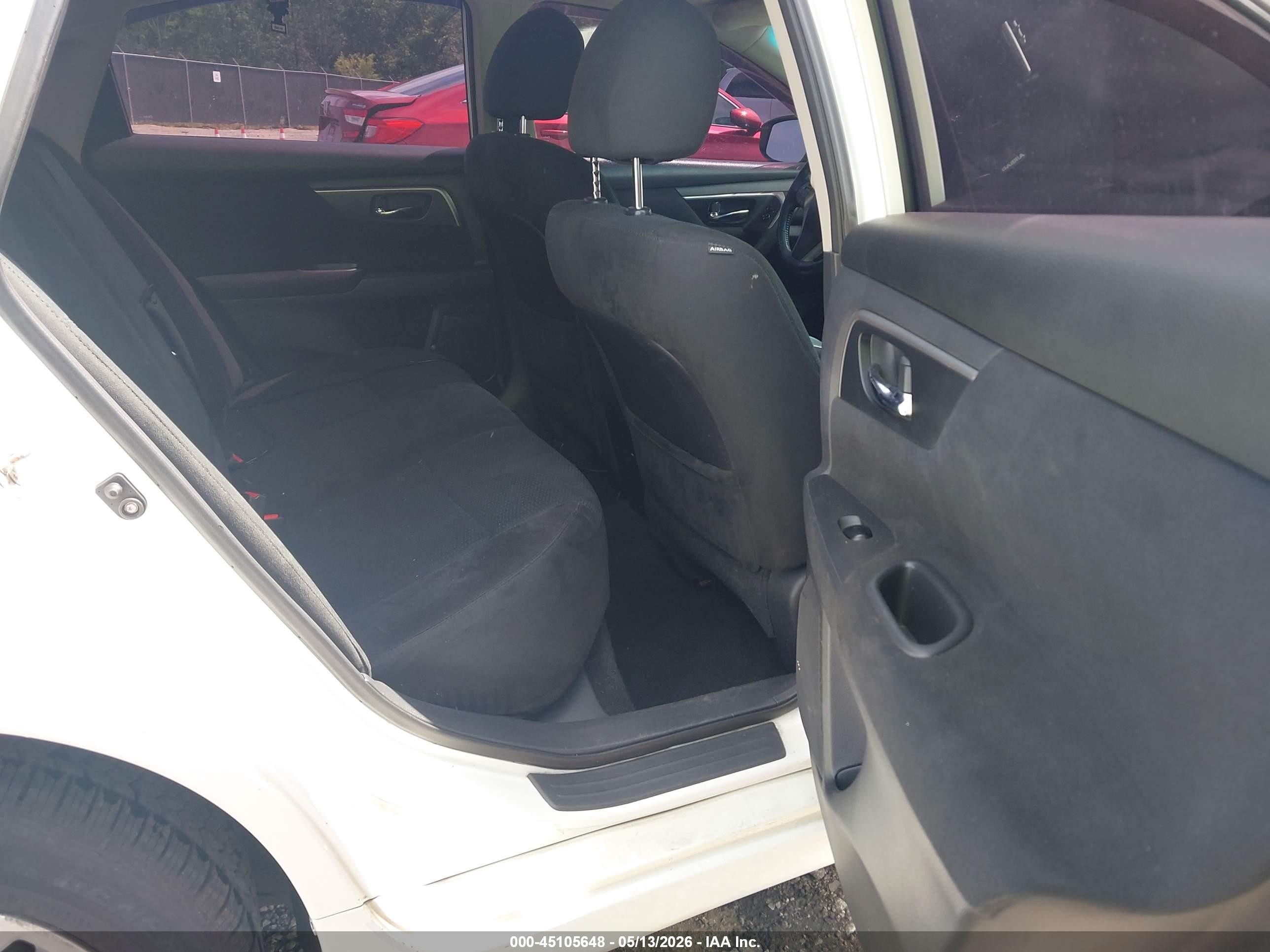 2015 Nissan Altima 2.5 Sv Белый vin: 1N4AL3AP2FC227423