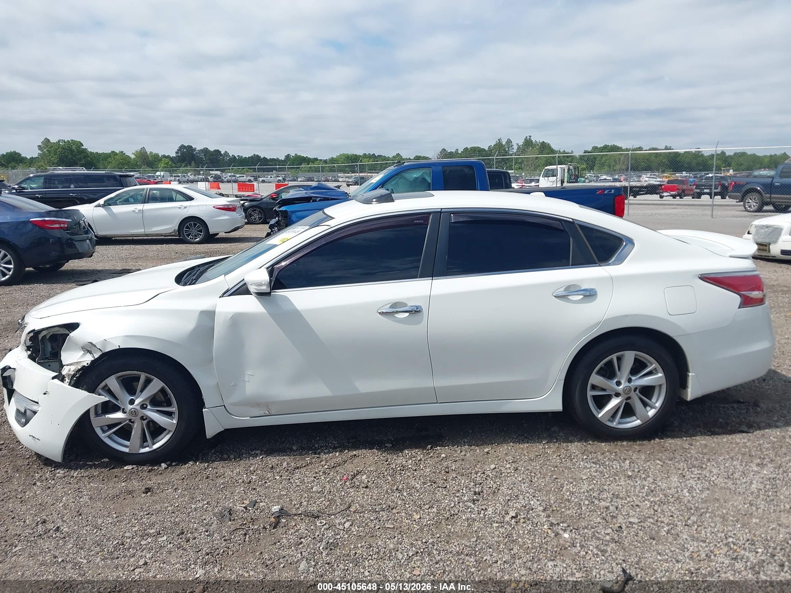 2015 Nissan Altima 2.5 Sv Белый vin: 1N4AL3AP2FC227423