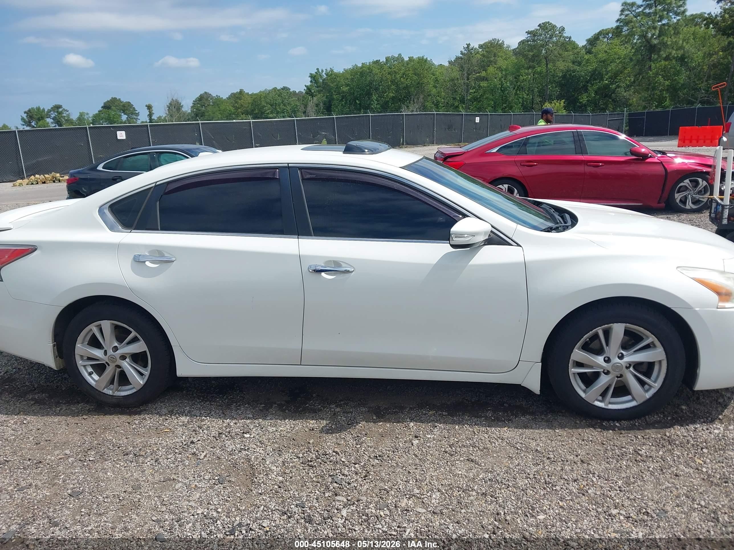 2015 Nissan Altima 2.5 Sv Белый vin: 1N4AL3AP2FC227423