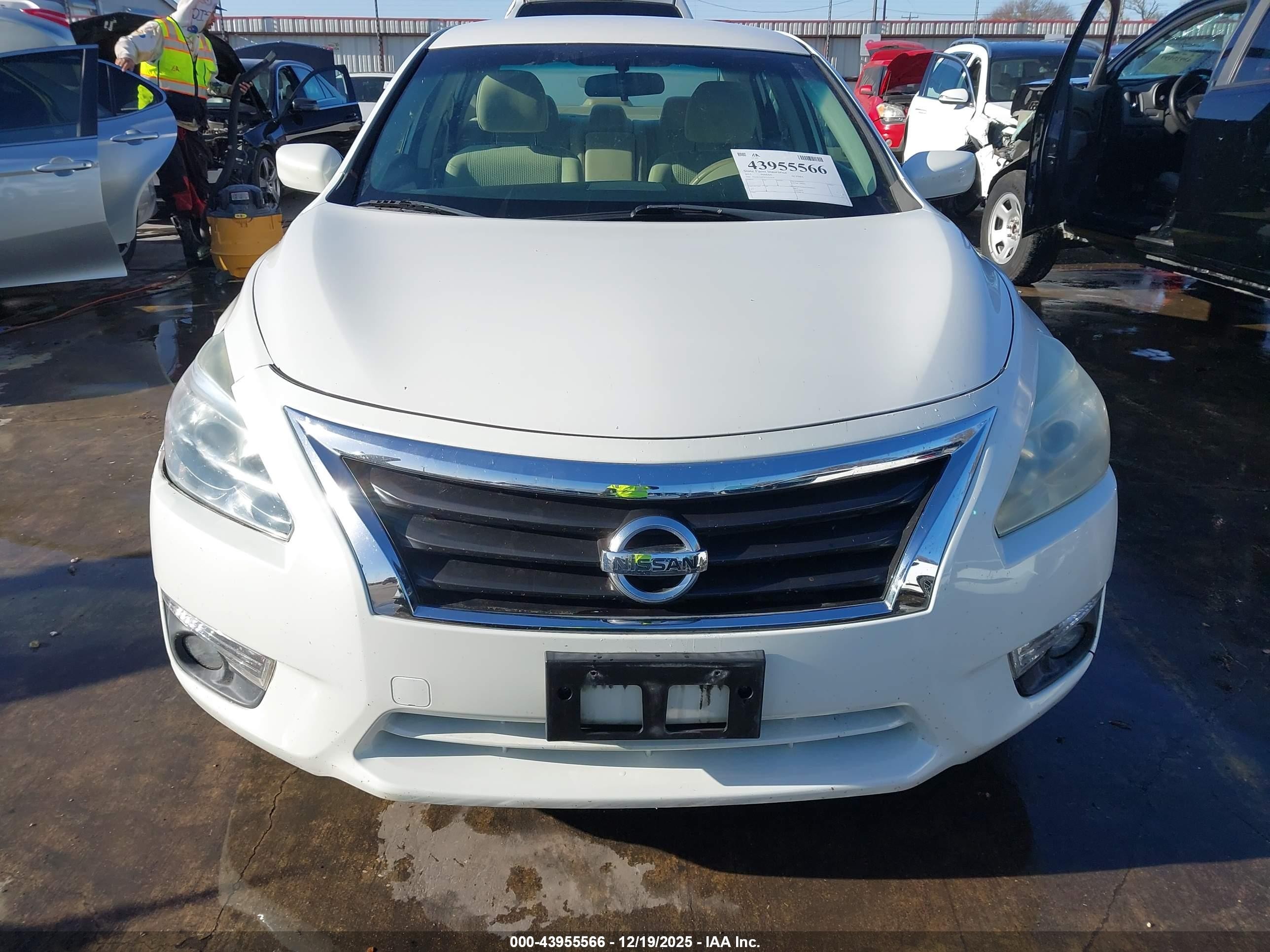 2015 Nissan Altima 2.5 Sv White vin: 1N4AL3AP2FC241158