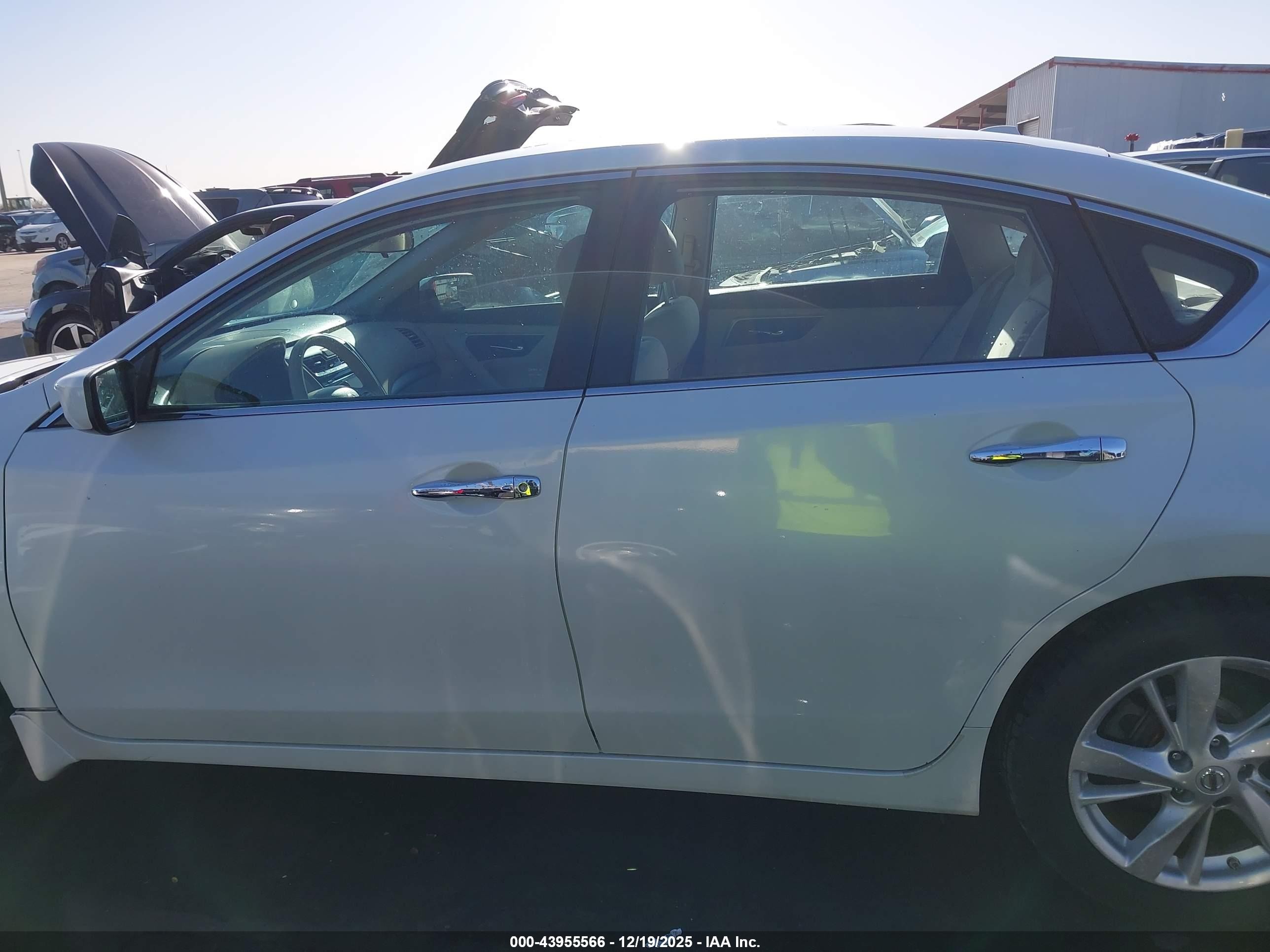 2015 Nissan Altima 2.5 Sv White vin: 1N4AL3AP2FC241158