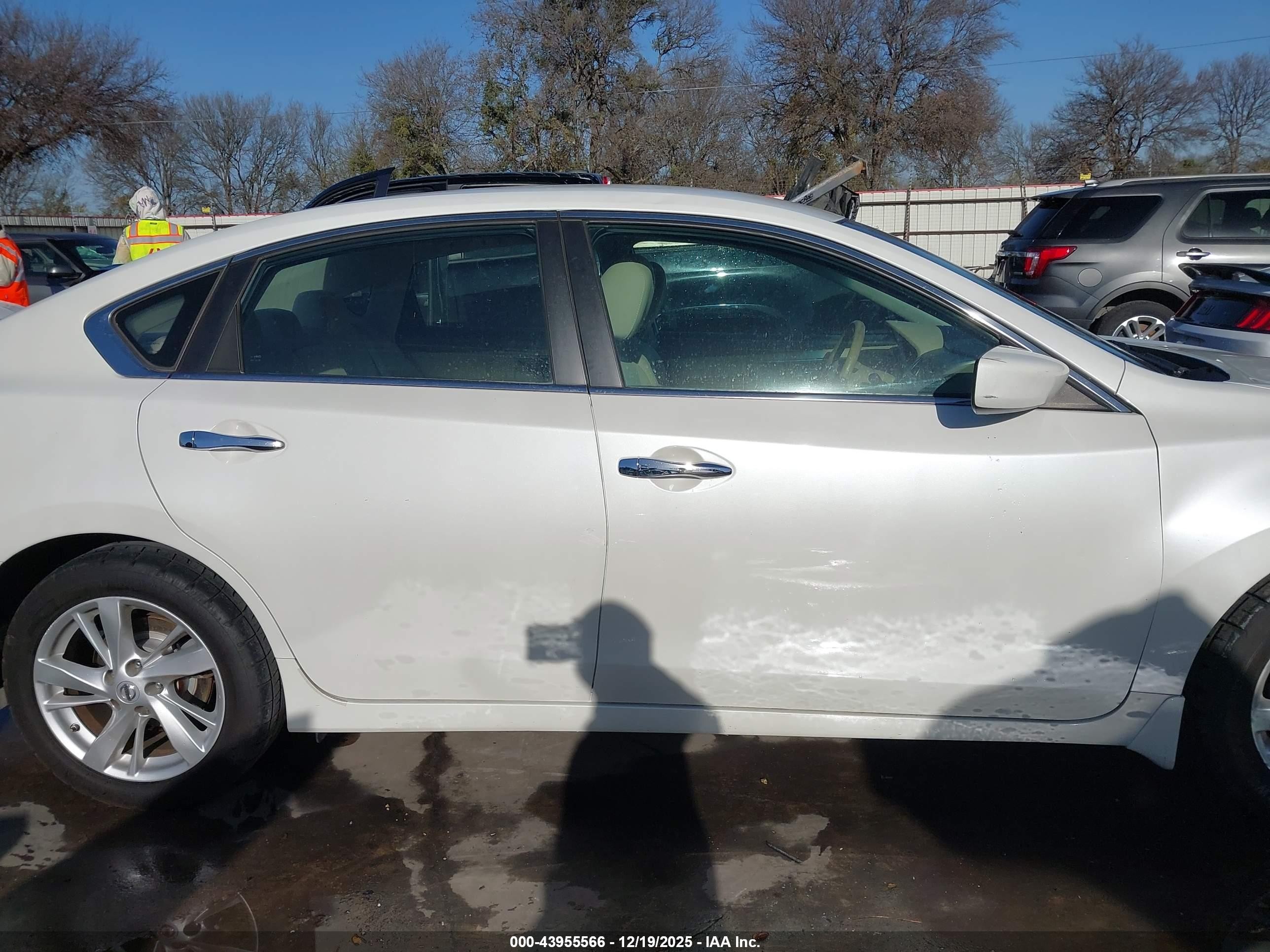 2015 Nissan Altima 2.5 Sv White vin: 1N4AL3AP2FC241158