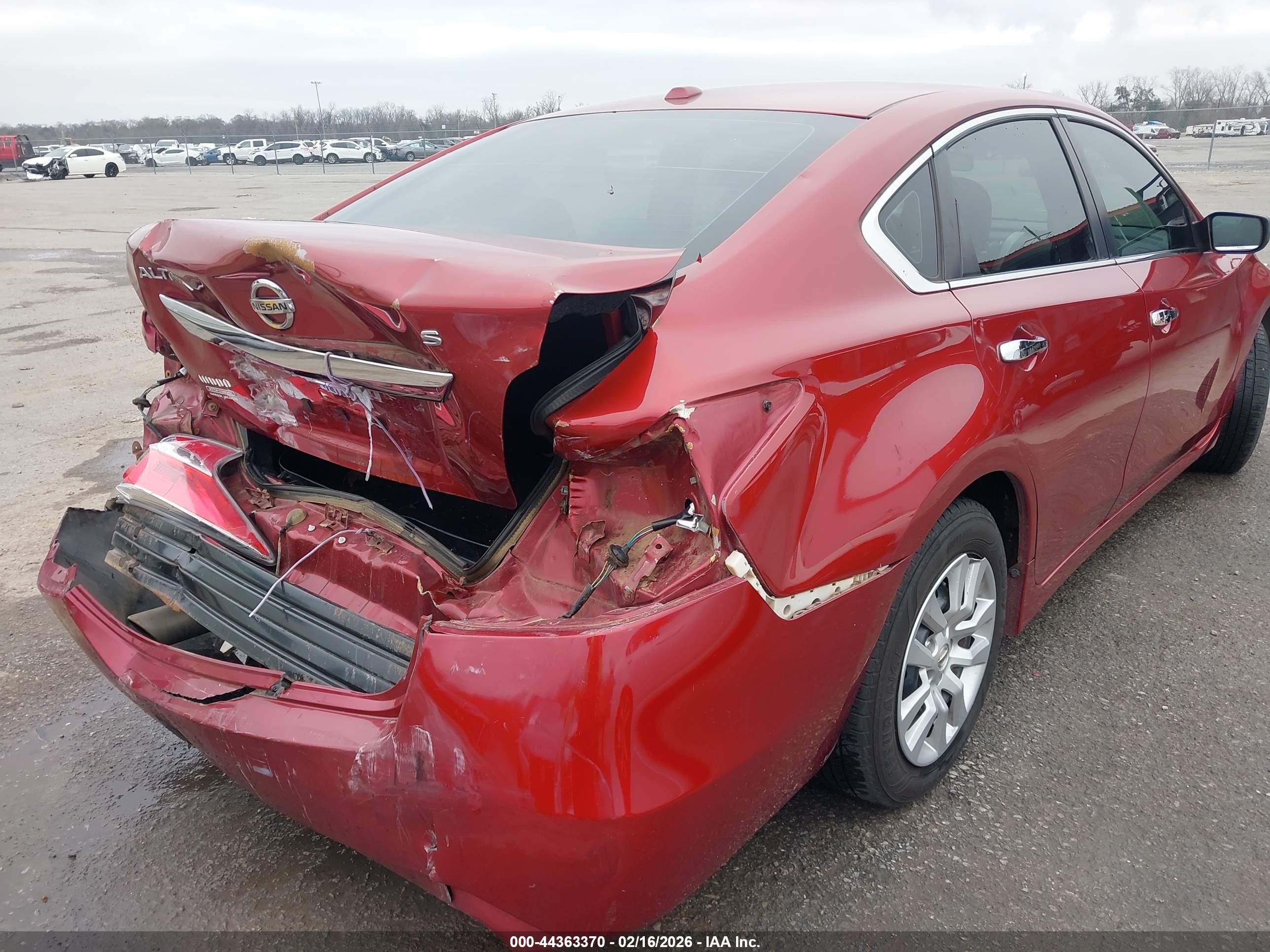 2015 Nissan Altima 2.5/2.5 S/2.5 Sl/2.5 Sv Red vin: 1N4AL3AP2FC245470