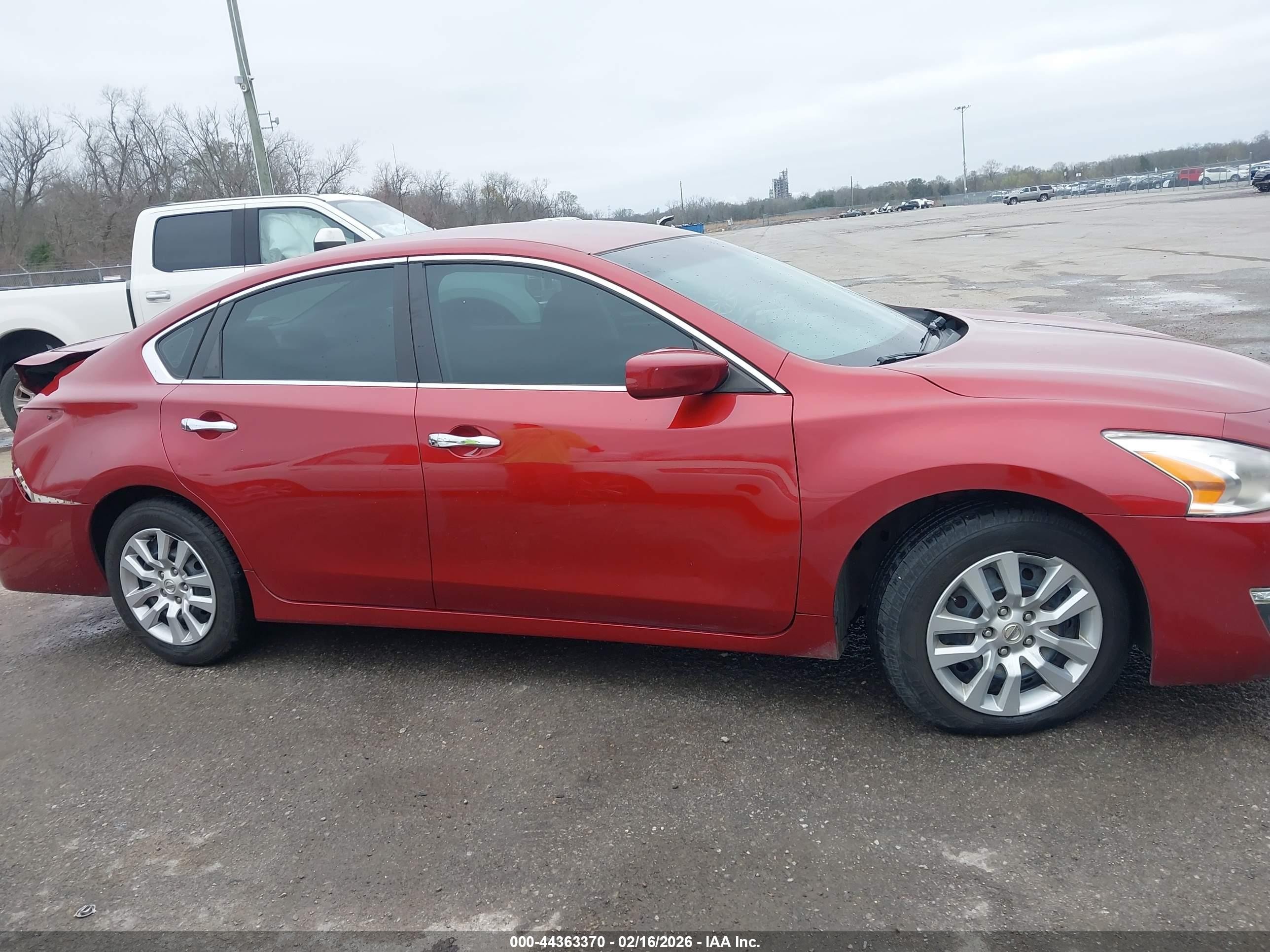 2015 Nissan Altima 2.5/2.5 S/2.5 Sl/2.5 Sv Red vin: 1N4AL3AP2FC245470