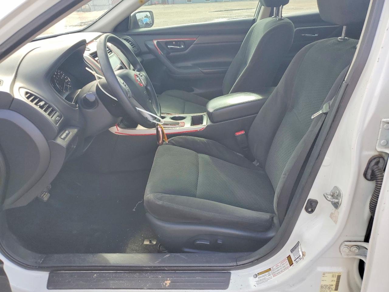 2015 Nissan Altima 2.5 S White vin: 1N4AL3AP2FC250698