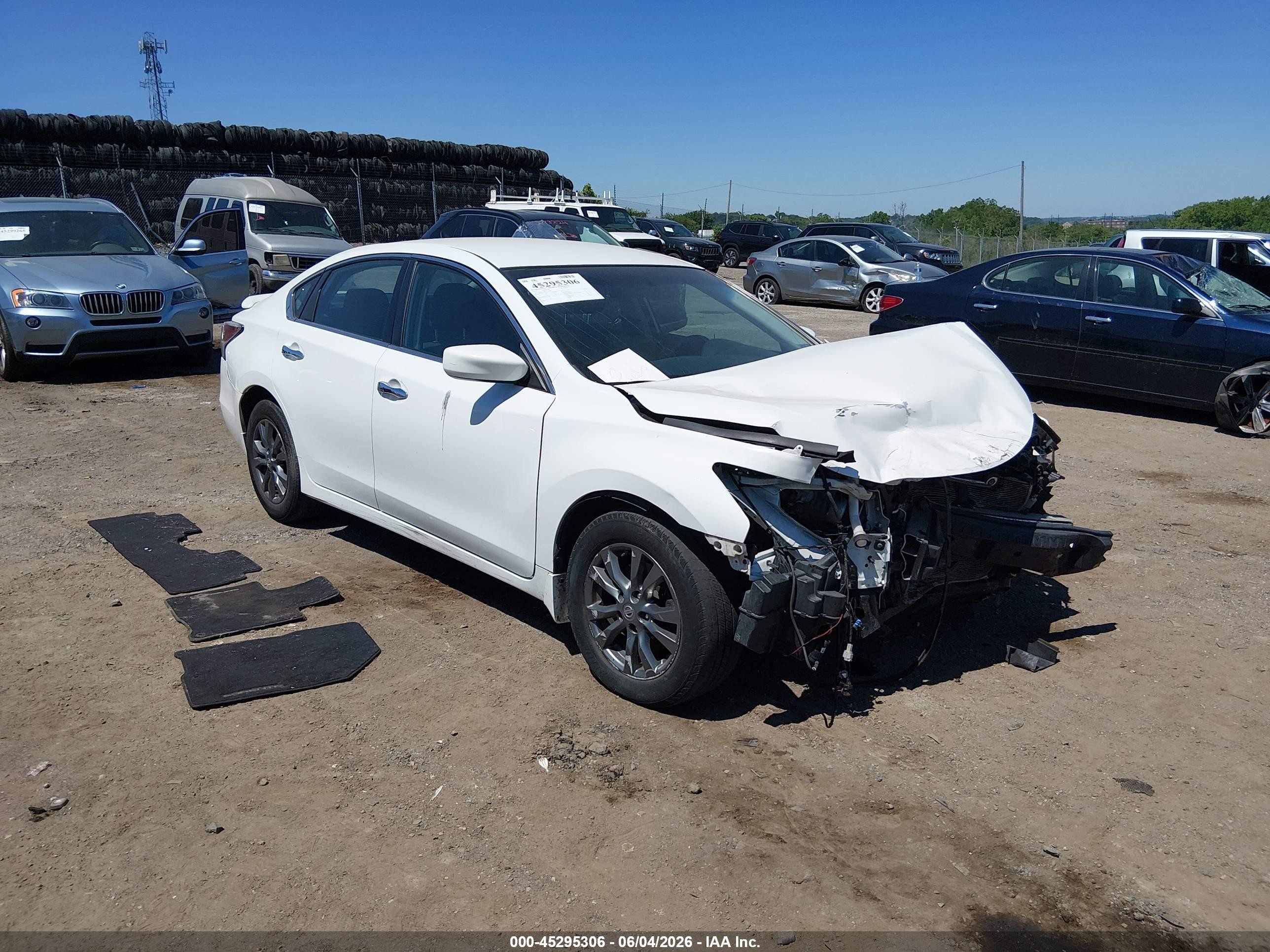 2015 Nissan Altima 2.5 S White vin: 1N4AL3AP2FC251687