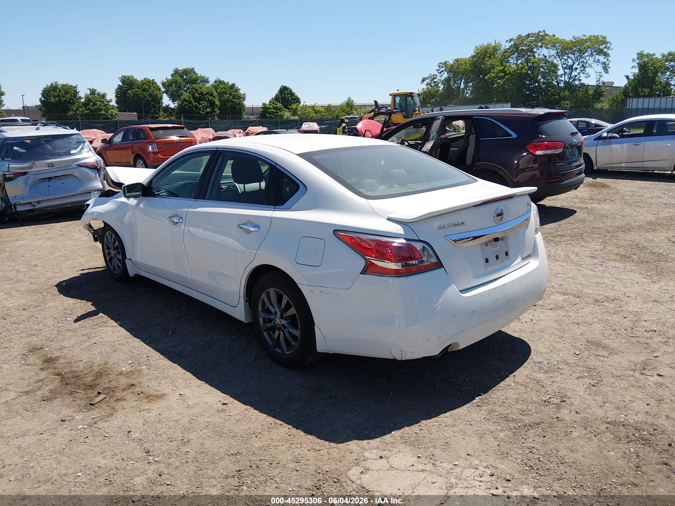 2015 Nissan Altima 2.5 S Белый vin: 1N4AL3AP2FC251687