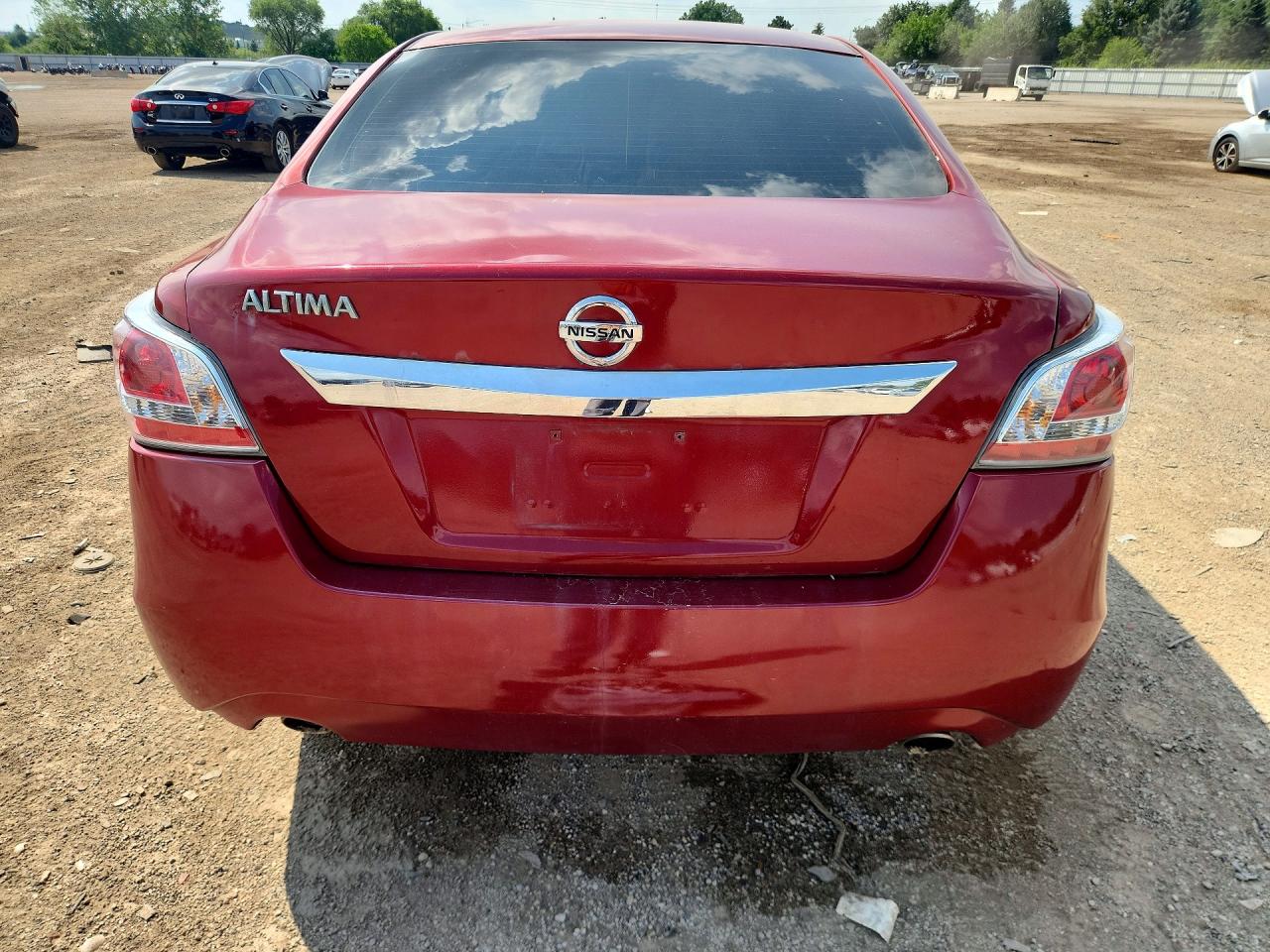 2015 Nissan Altima 2.5 S Красный vin: 1N4AL3AP2FC261457