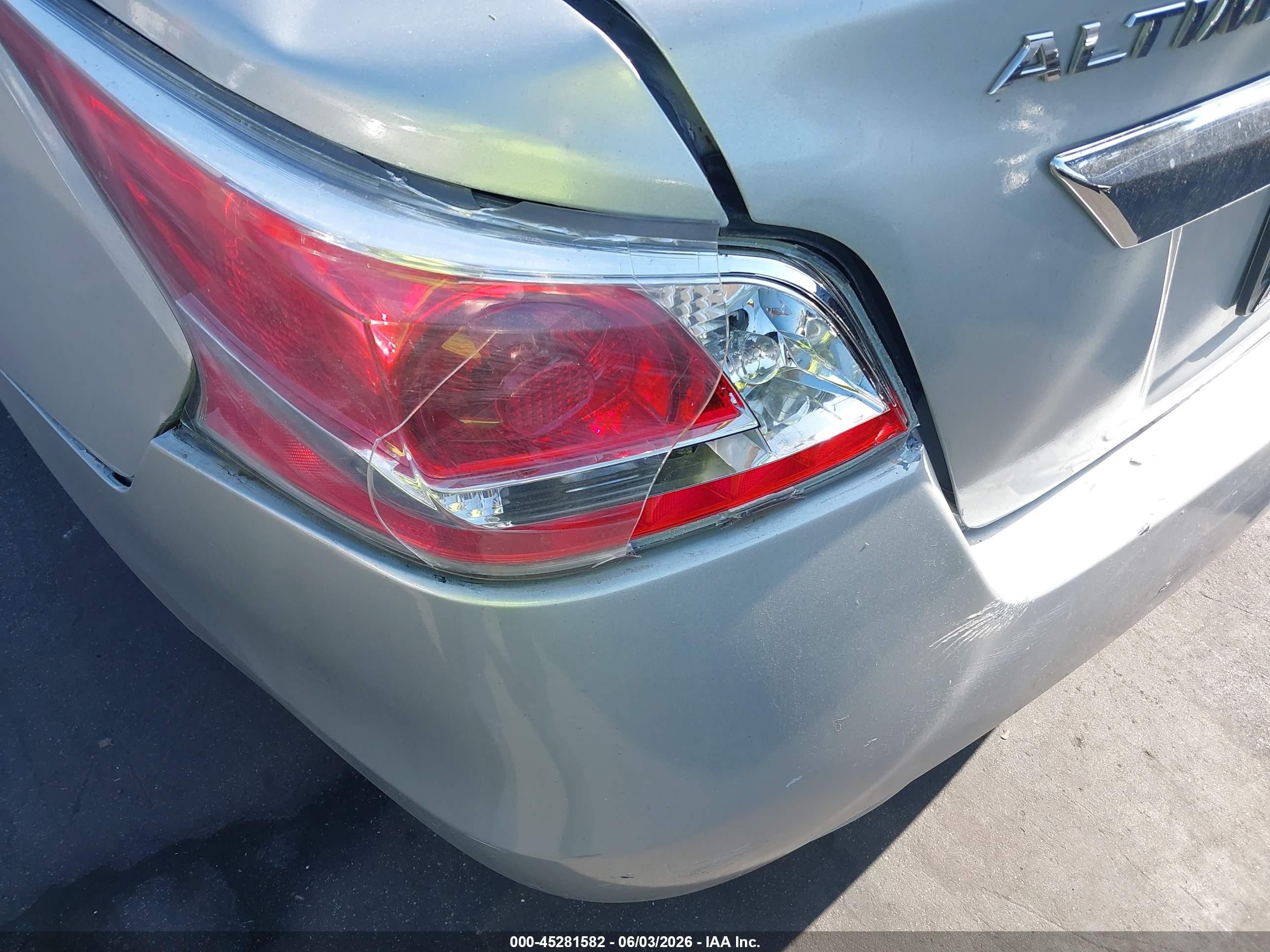 2015 Nissan Altima 2.5/2.5 S/2.5 Sl/2.5 Sv Silver vin: 1N4AL3AP2FC272166