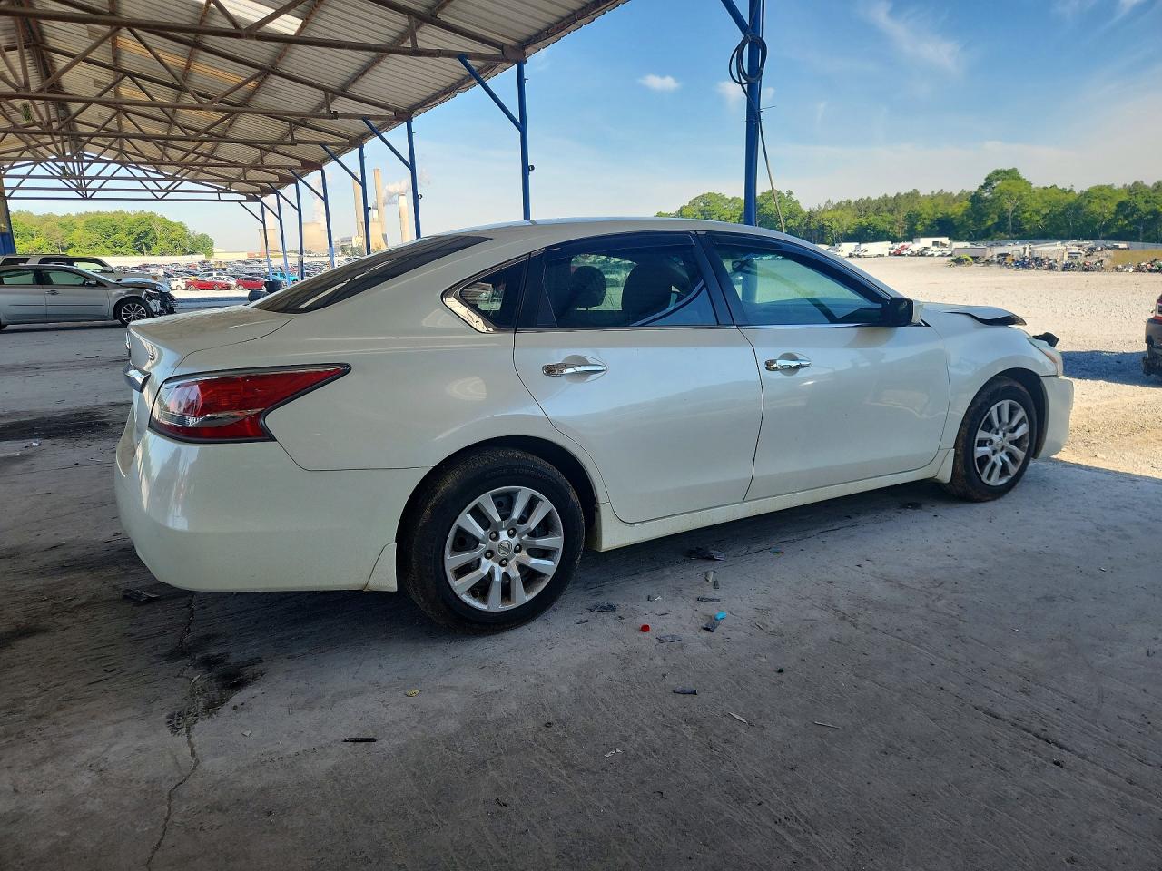 2015 Nissan Altima 2.5 S White vin: 1N4AL3AP2FC273740