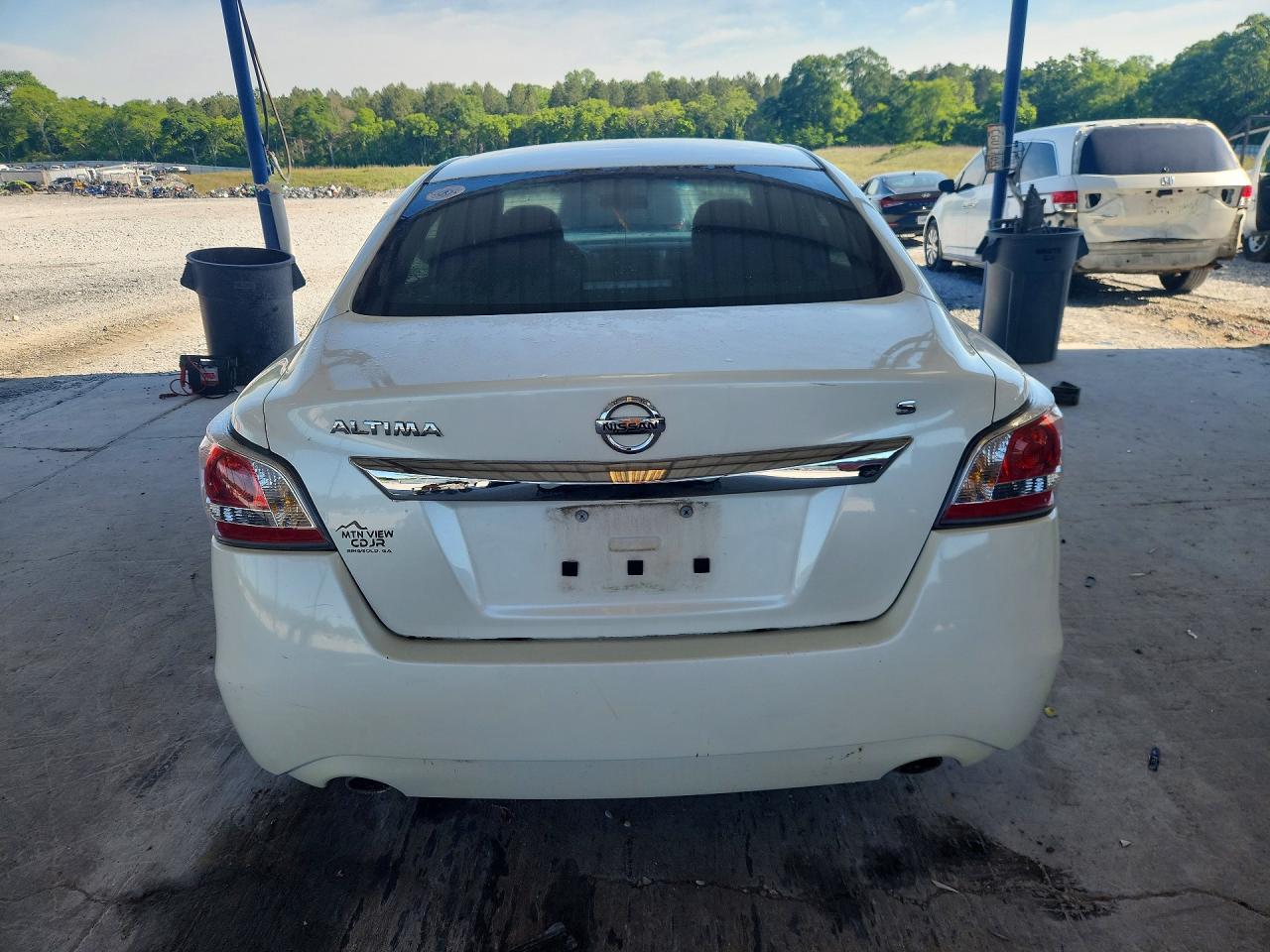 2015 Nissan Altima 2.5 S White vin: 1N4AL3AP2FC273740