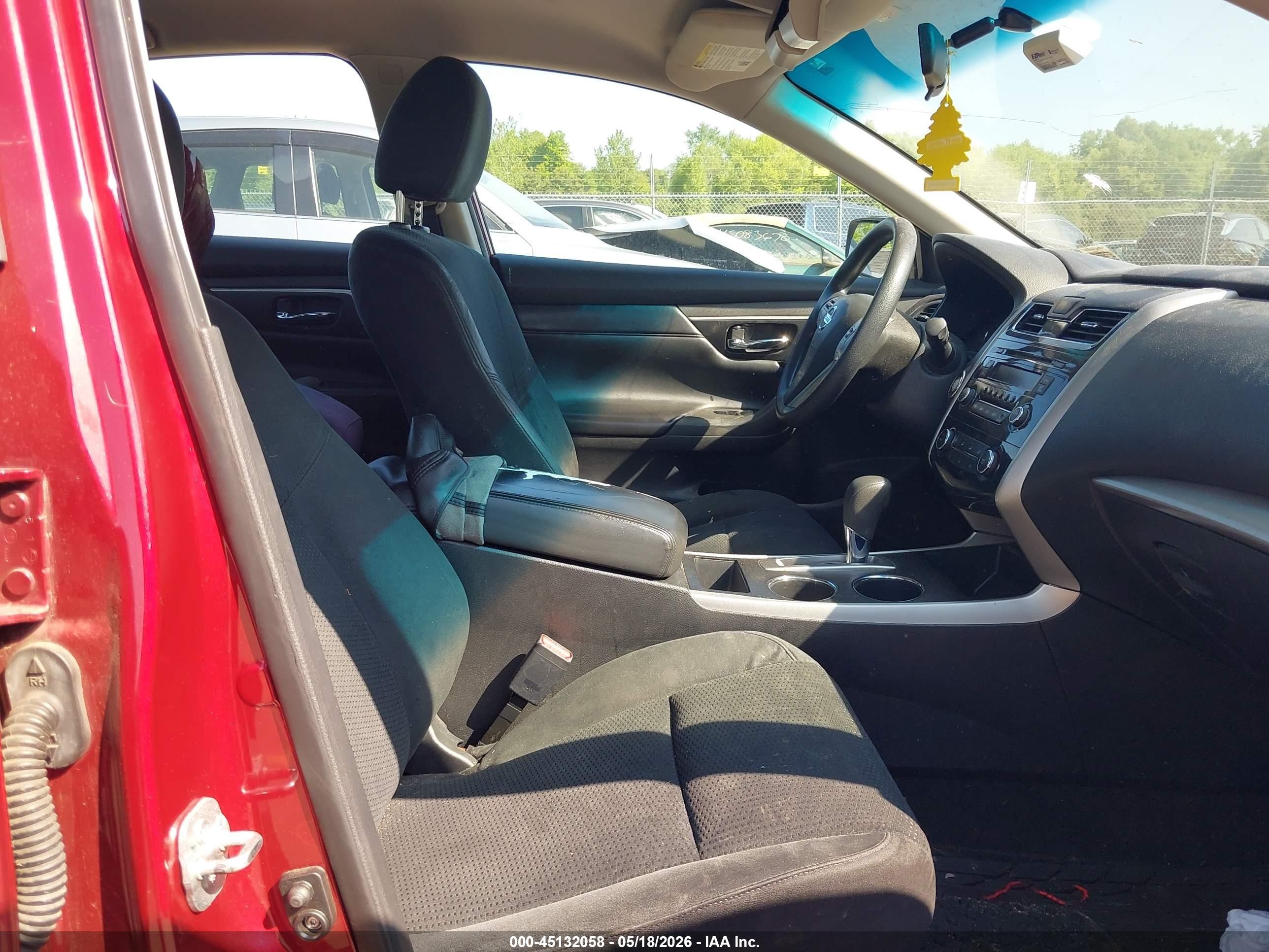 2015 Nissan Altima 2.5/2.5 S/2.5 Sl/2.5 Sv Red vin: 1N4AL3AP2FC279425