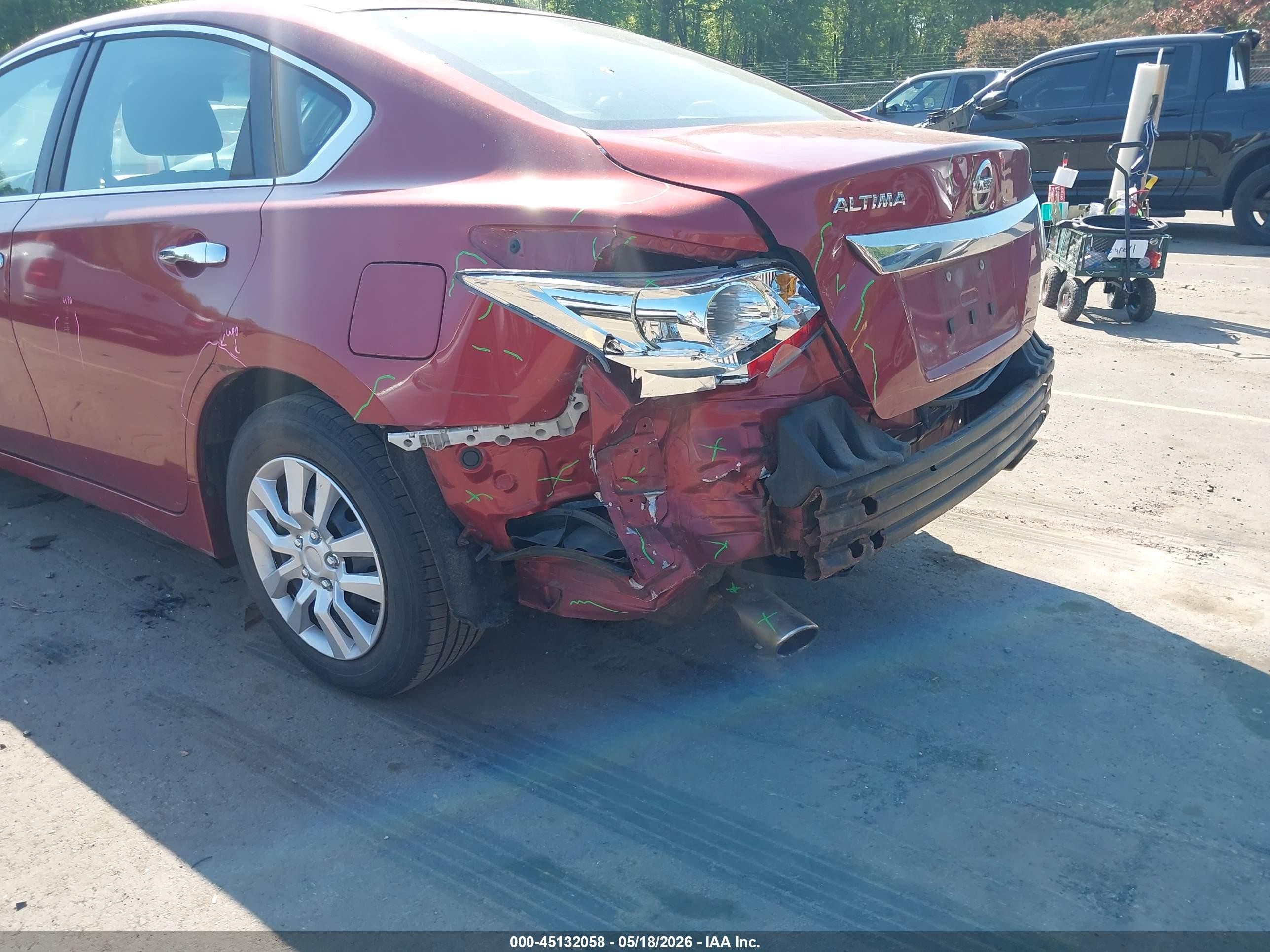 2015 Nissan Altima 2.5/2.5 S/2.5 Sl/2.5 Sv Red vin: 1N4AL3AP2FC279425