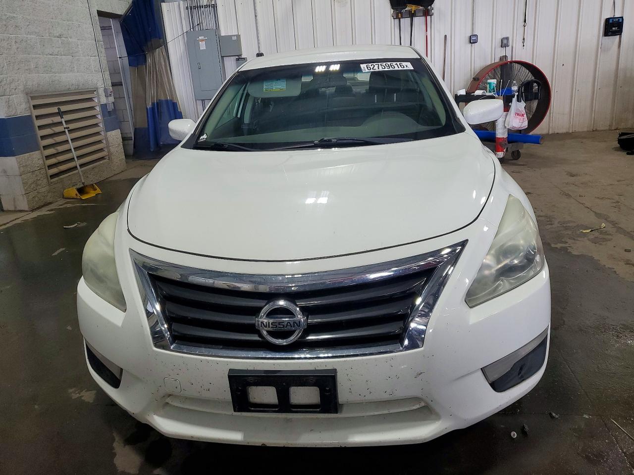 2015 Nissan Altima 2.5 S Белый vin: 1N4AL3AP2FC282115