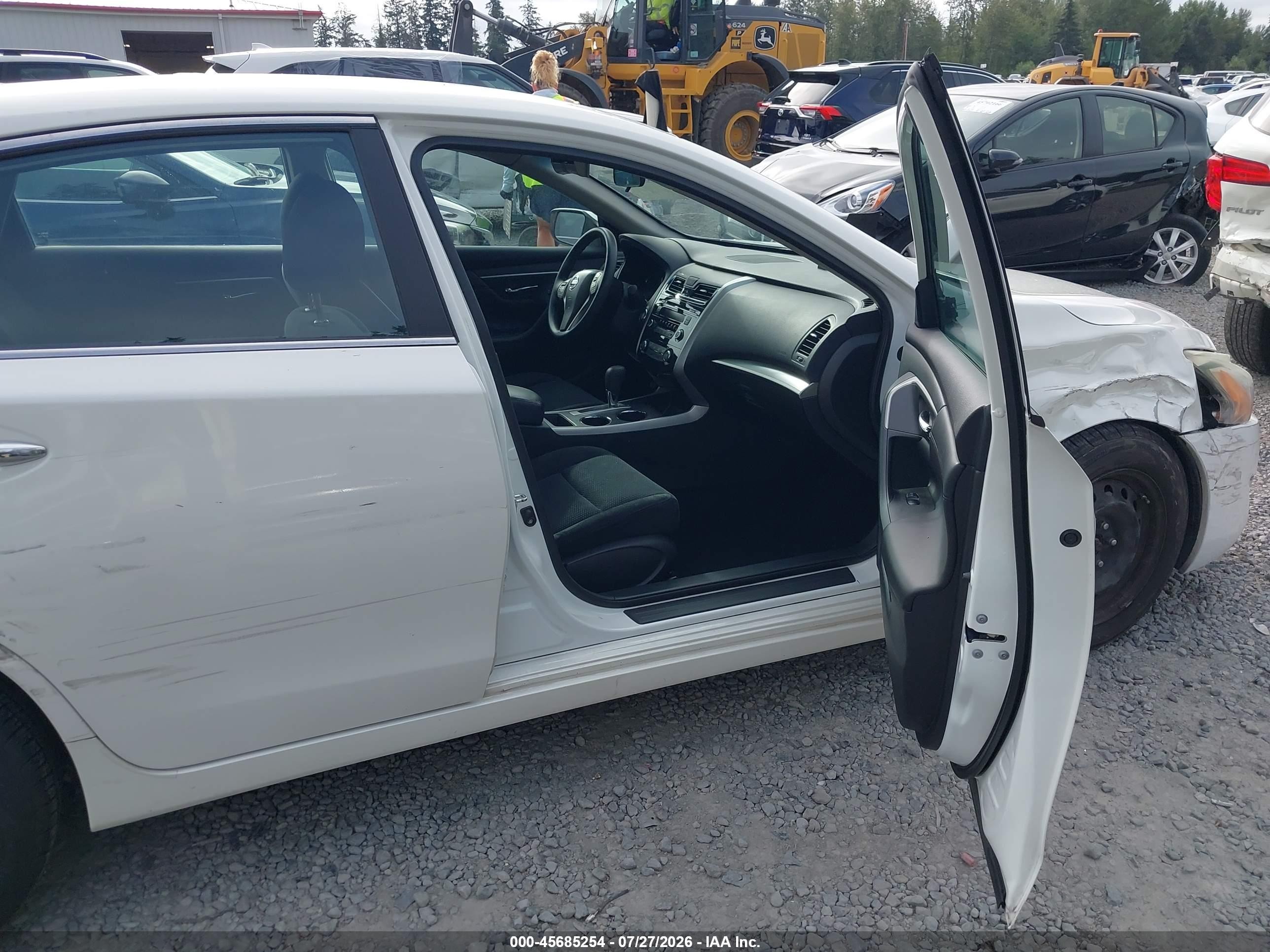 2015 Nissan Altima 2.5 S White vin: 1N4AL3AP2FC282261