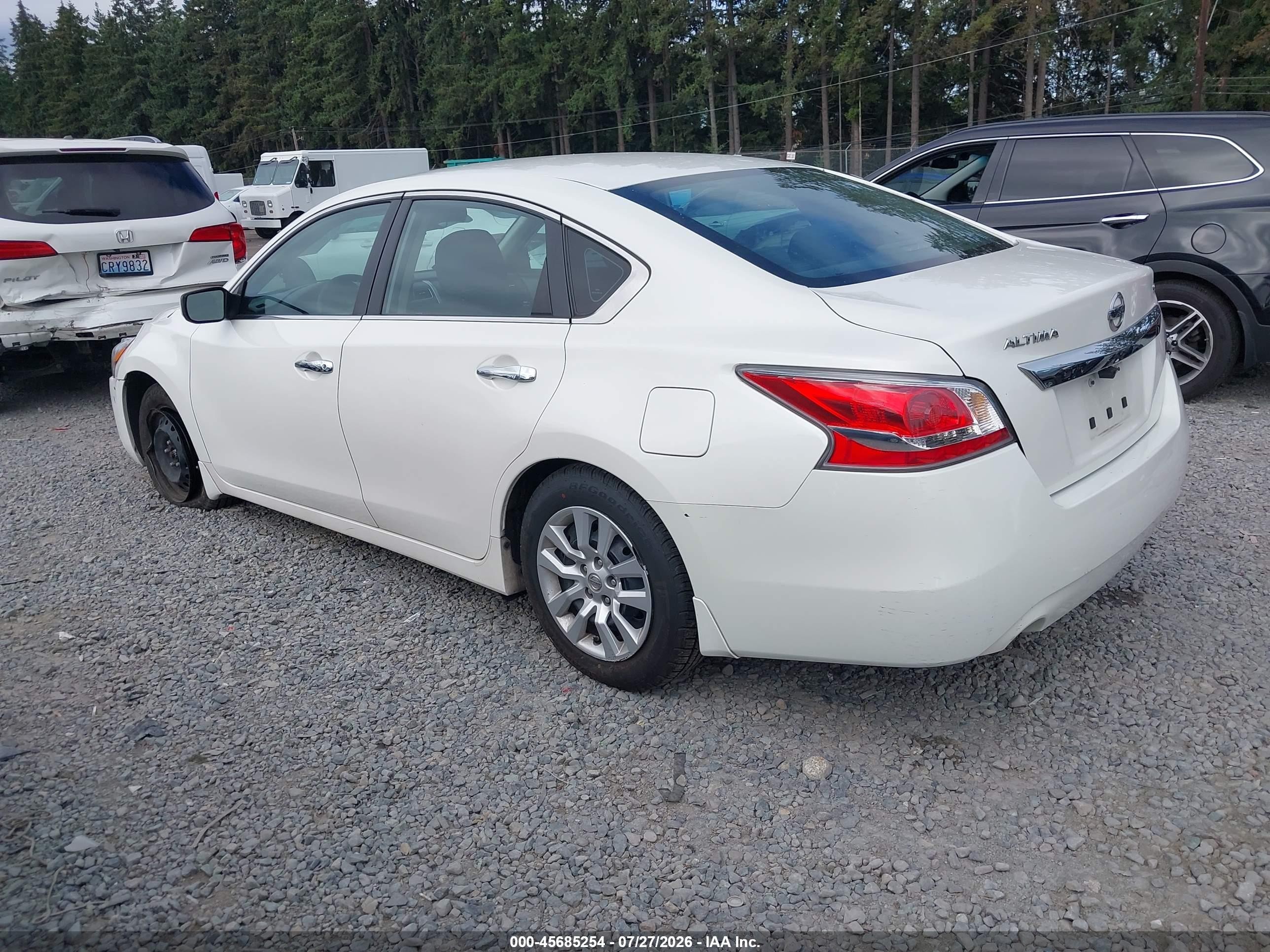 2015 Nissan Altima 2.5 S White vin: 1N4AL3AP2FC282261