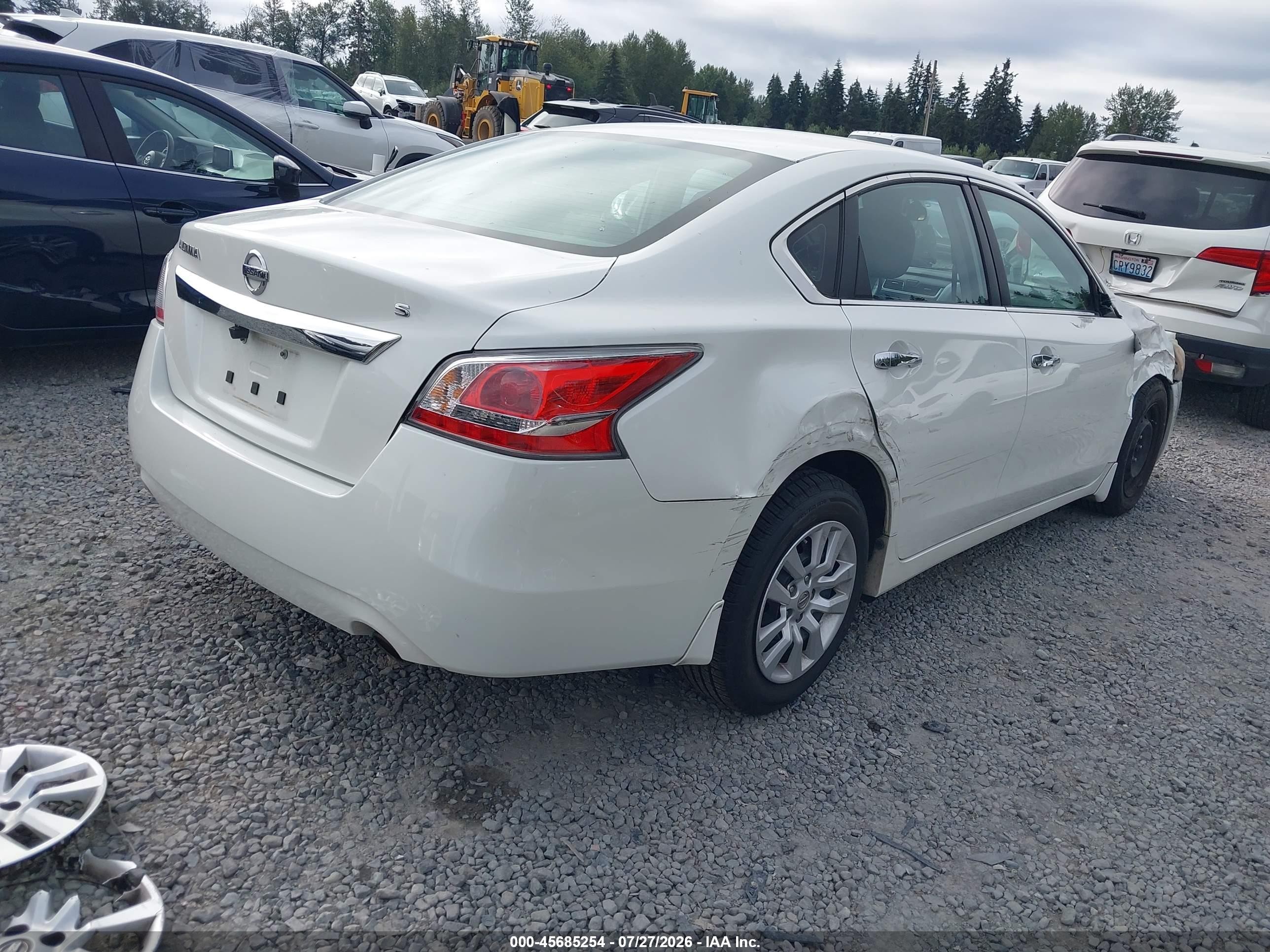 2015 Nissan Altima 2.5 S White vin: 1N4AL3AP2FC282261