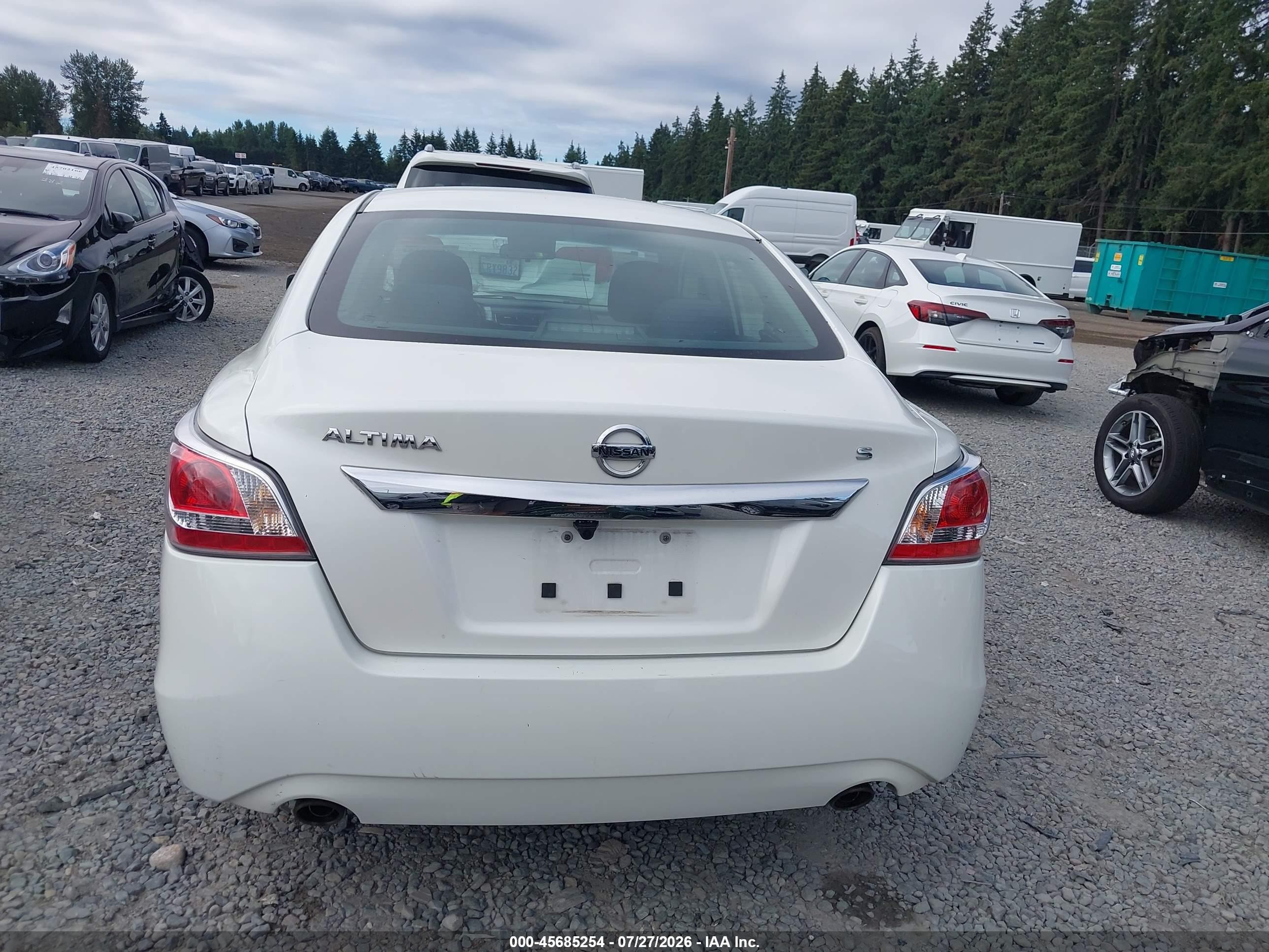 2015 Nissan Altima 2.5 S White vin: 1N4AL3AP2FC282261