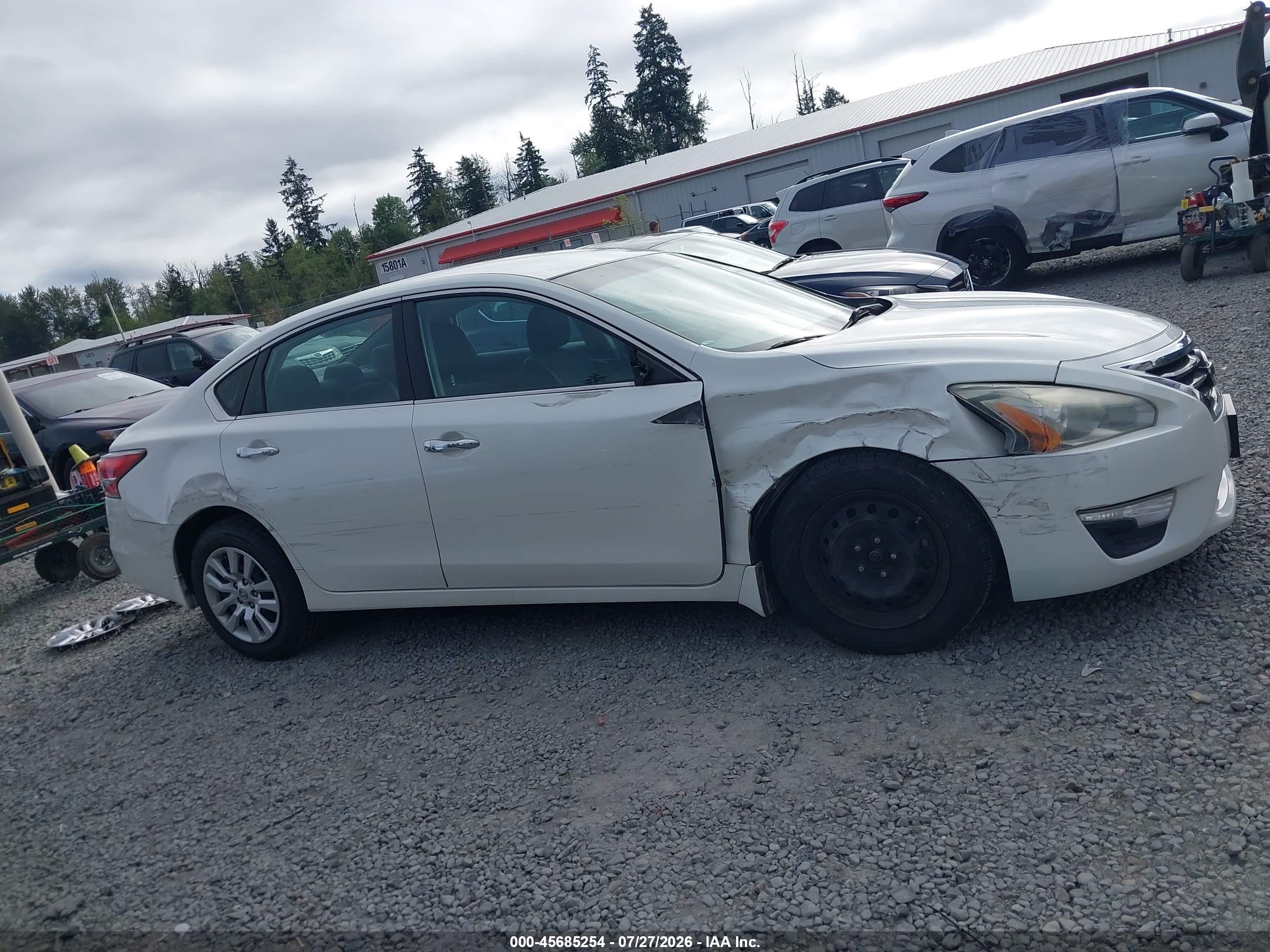 2015 Nissan Altima 2.5 S White vin: 1N4AL3AP2FC282261