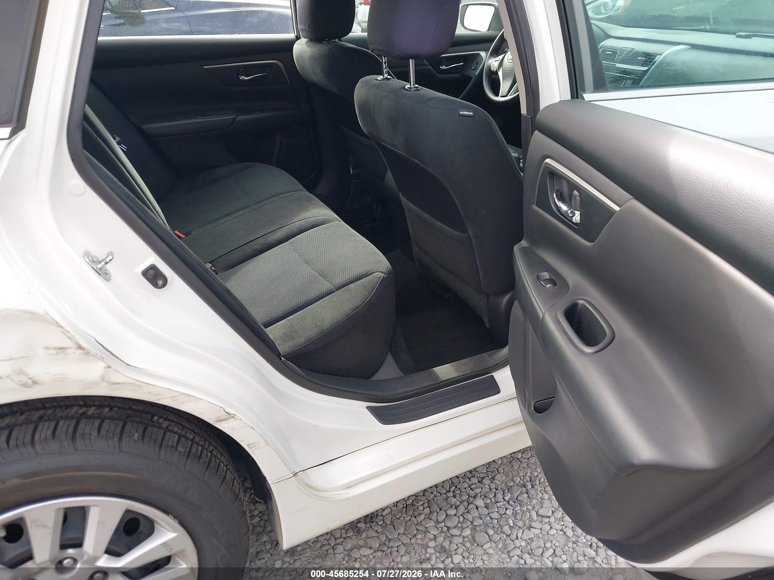 2015 Nissan Altima 2.5 S White vin: 1N4AL3AP2FC282261