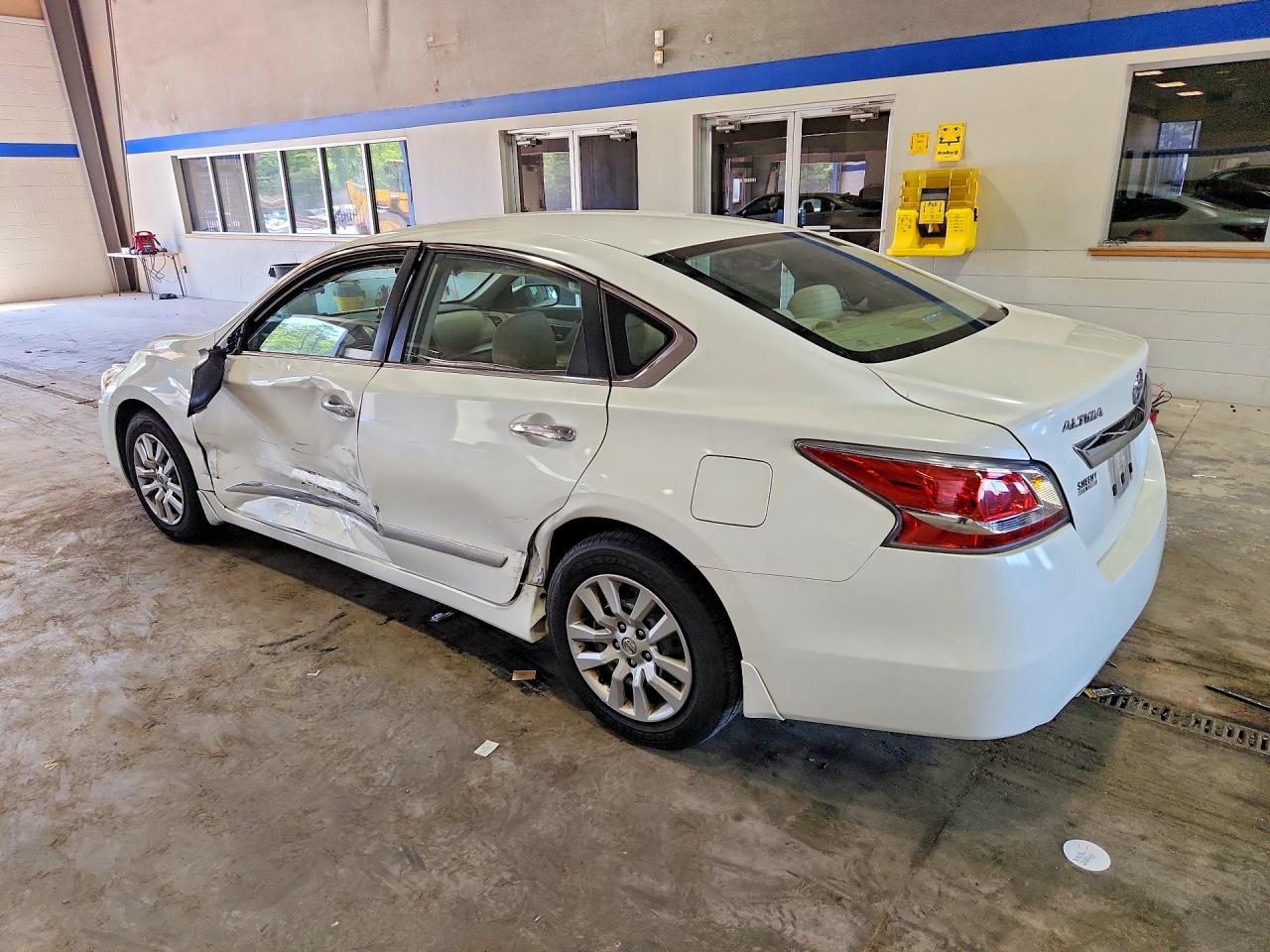 2015 Nissan Altima Белый vin: 1N4AL3AP2FC293499