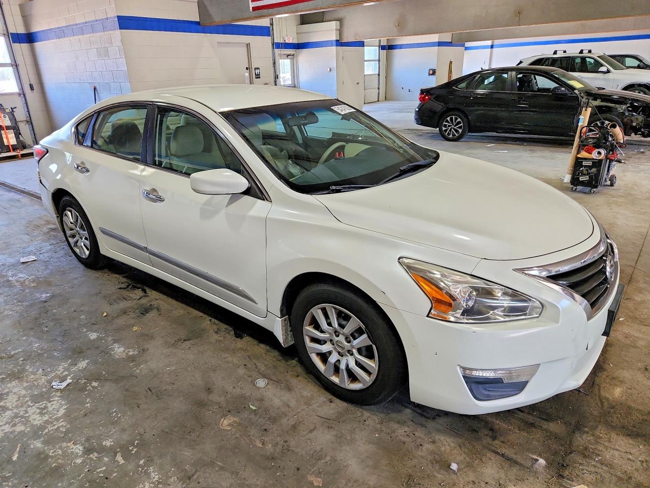 2015 Nissan Altima Белый vin: 1N4AL3AP2FC293499