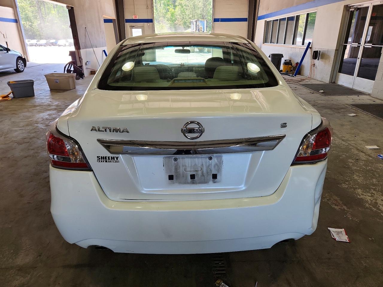 2015 Nissan Altima Белый vin: 1N4AL3AP2FC293499