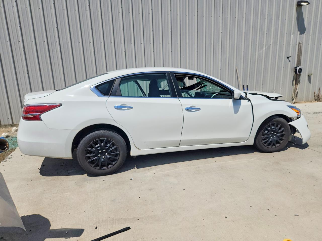 2015 Nissan Altima 2.5 S White vin: 1N4AL3AP2FC295642