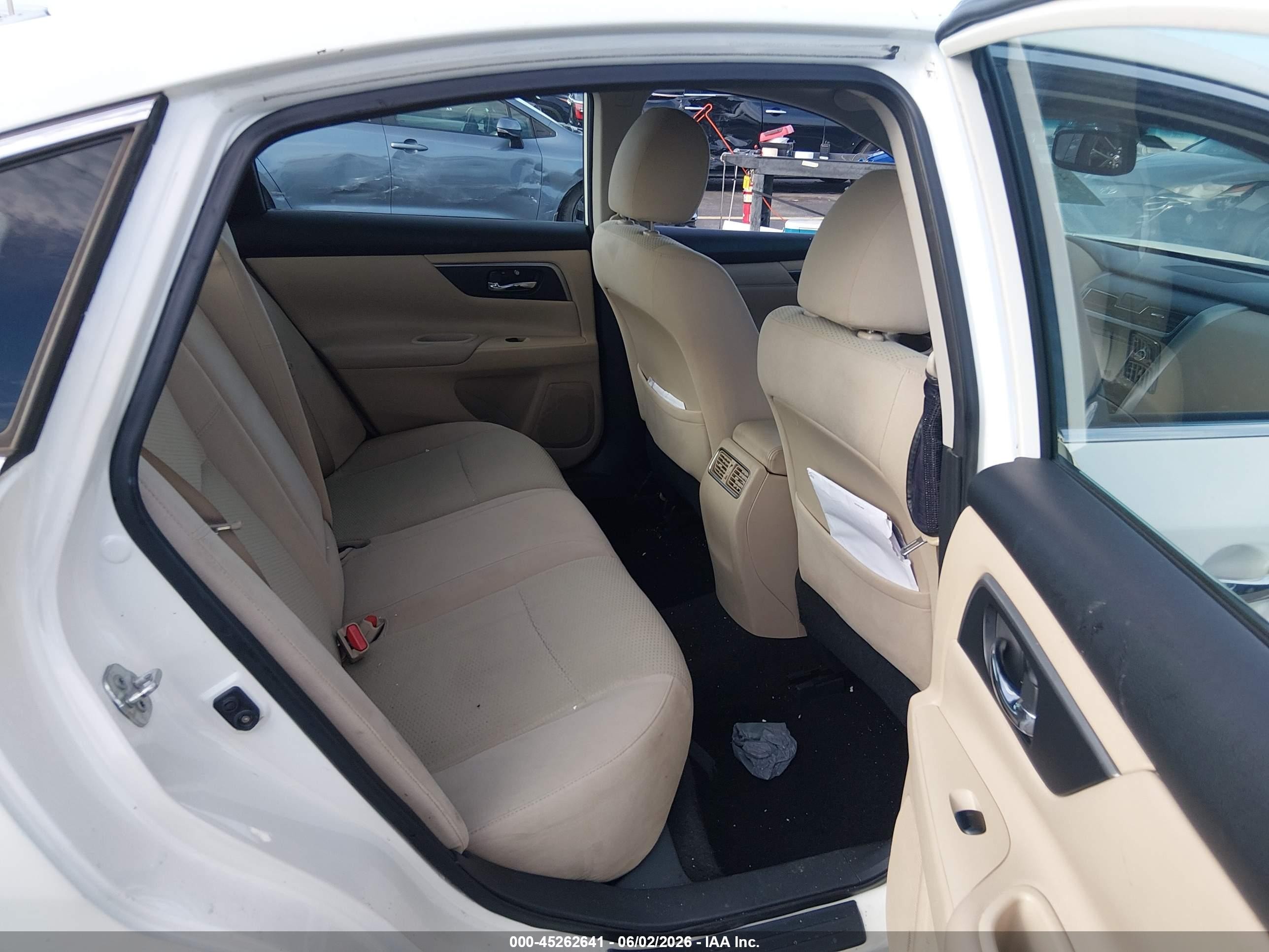 2015 Nissan Altima 2.5 Sv White vin: 1N4AL3AP2FC425368