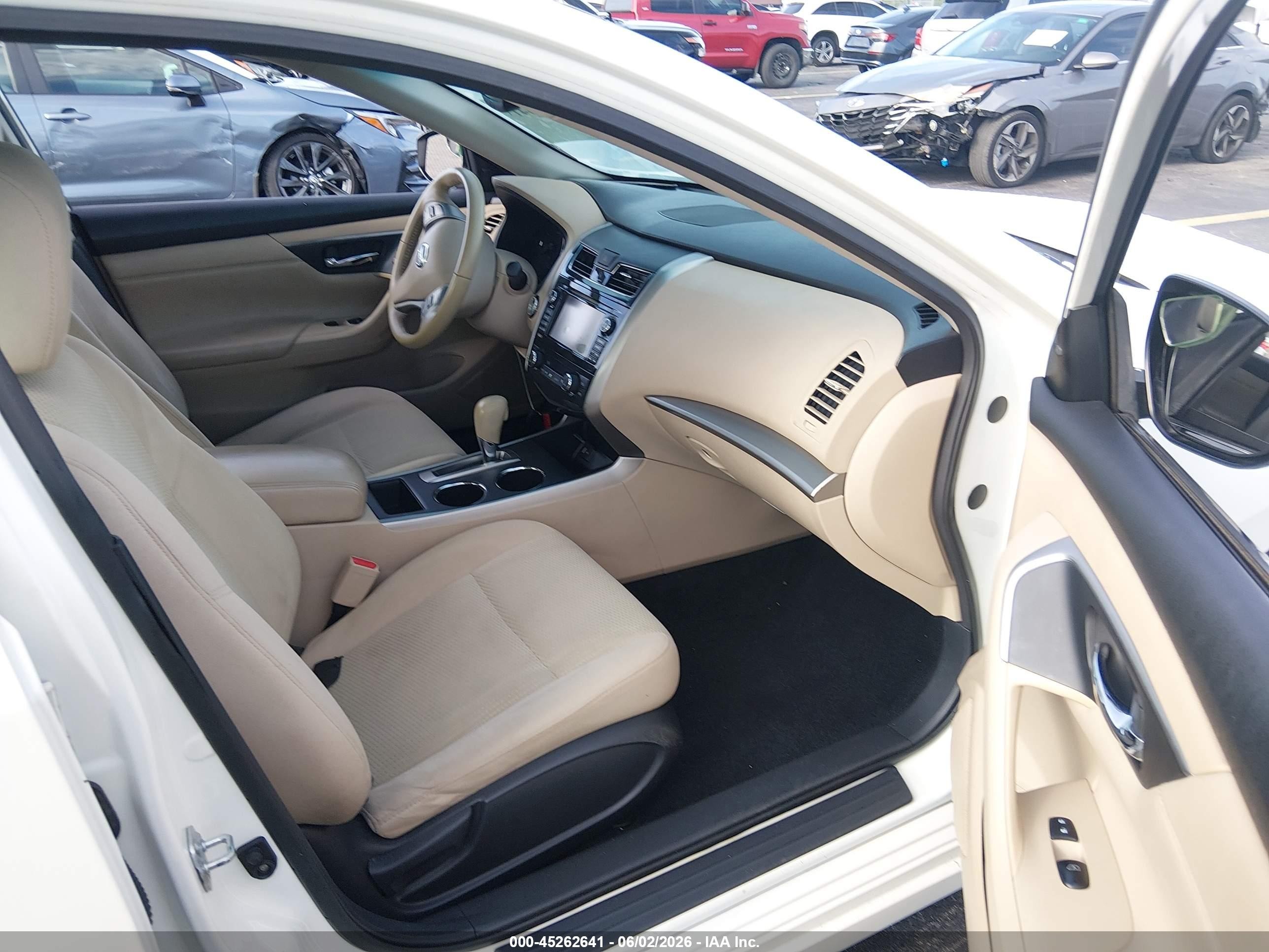 2015 Nissan Altima 2.5 Sv White vin: 1N4AL3AP2FC425368