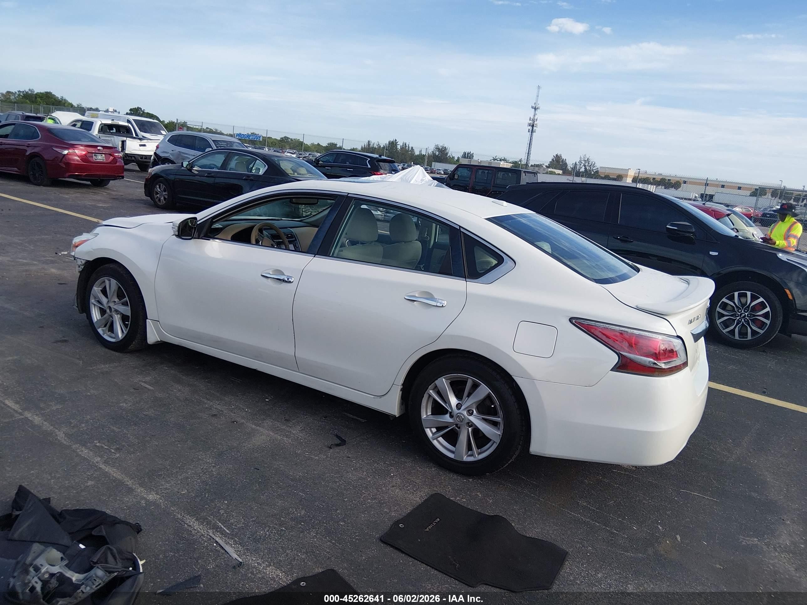 2015 Nissan Altima 2.5 Sv White vin: 1N4AL3AP2FC425368