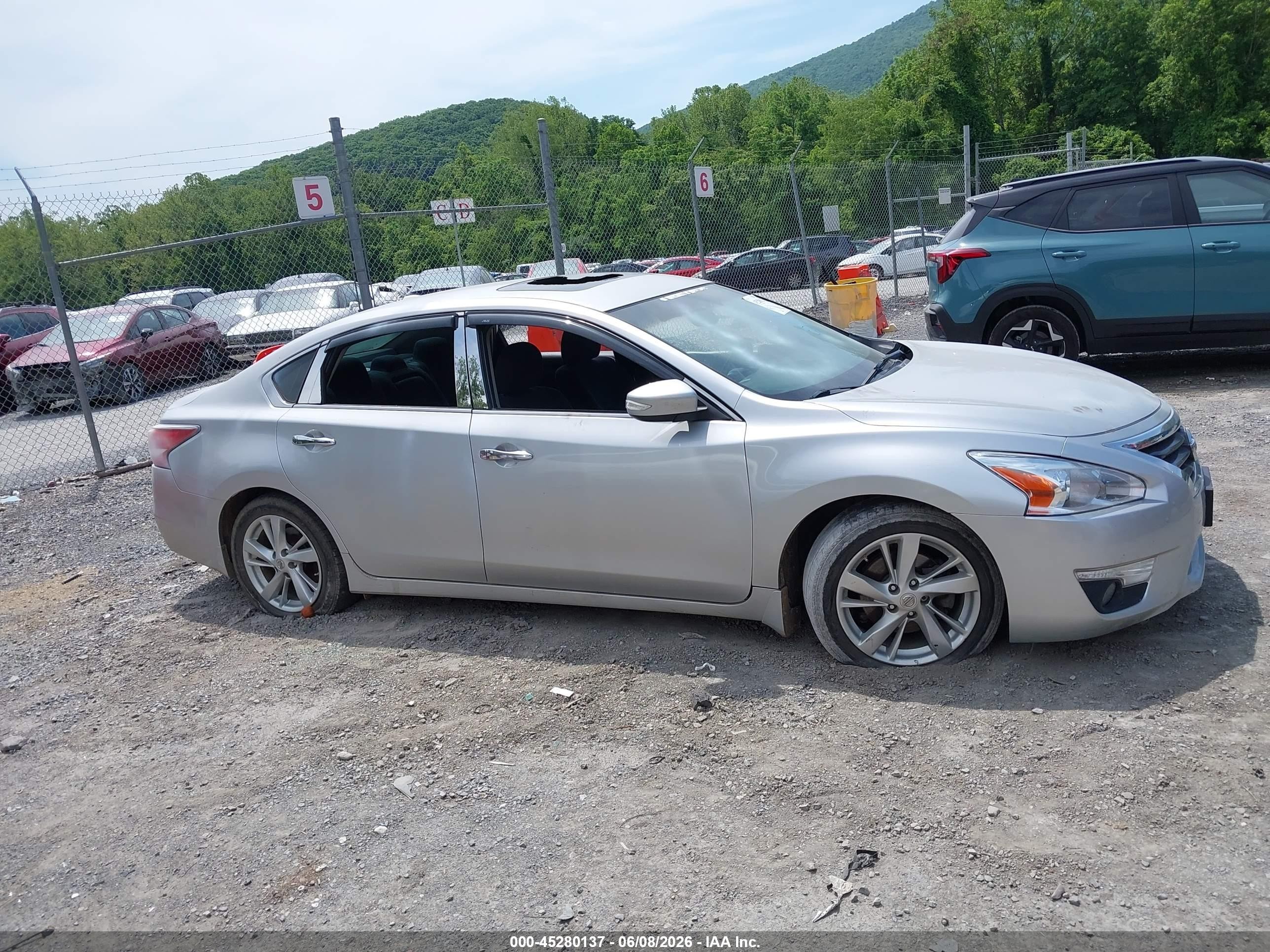 2015 Nissan Altima 2.5 Sv Silver vin: 1N4AL3AP2FC428433
