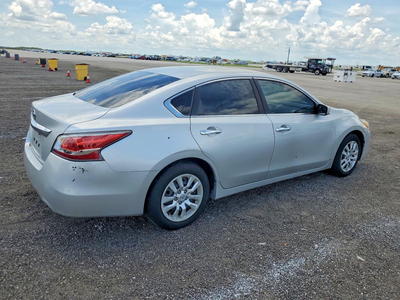 2015 Nissan Altima 2.5 Gold vin: 1N4AL3AP2FC434023
