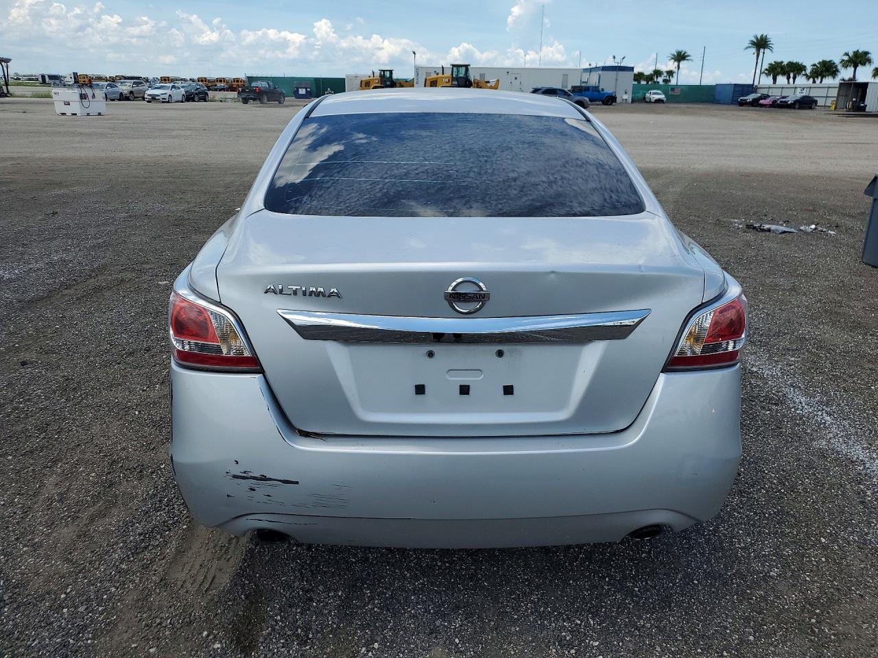 2015 Nissan Altima 2.5 Gold vin: 1N4AL3AP2FC434023