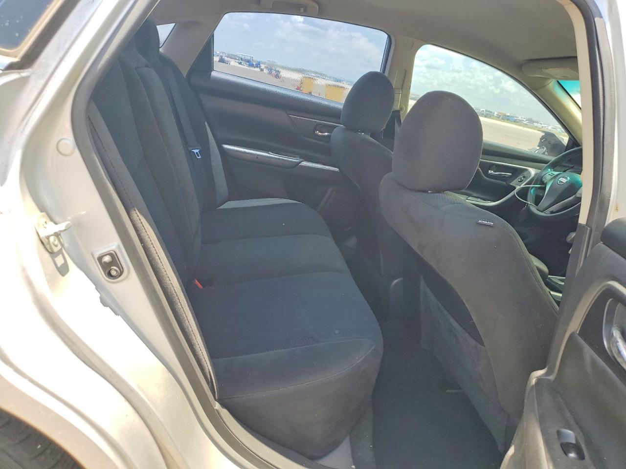 2015 Nissan Altima 2.5 Gold vin: 1N4AL3AP2FC434023